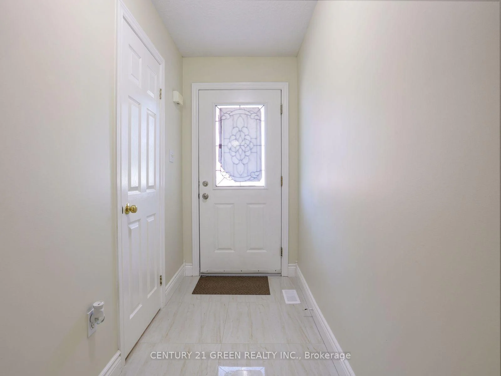 Photo 4 of 469 Activa Avenue, Kitchener, Larentian West — HOMEH