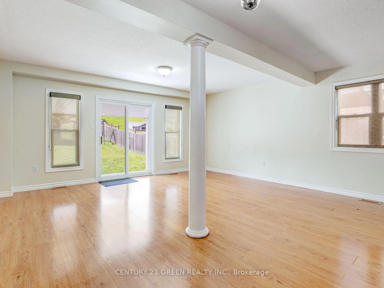 Photo 6 of 469 Activa Avenue, Kitchener, Larentian West — HOMEH