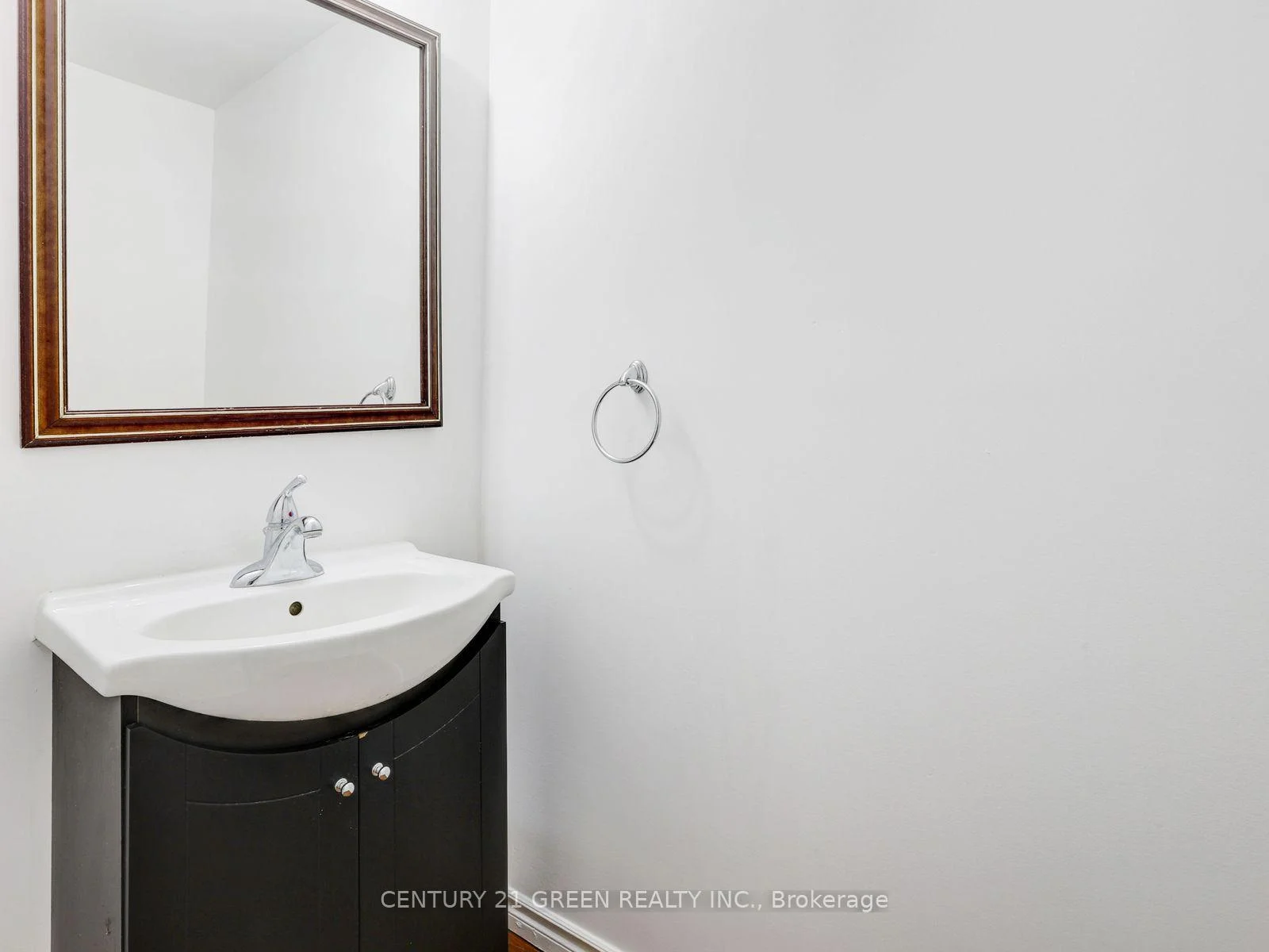 Photo 22 of 469 Activa Avenue, Kitchener, Larentian West — HOMEH