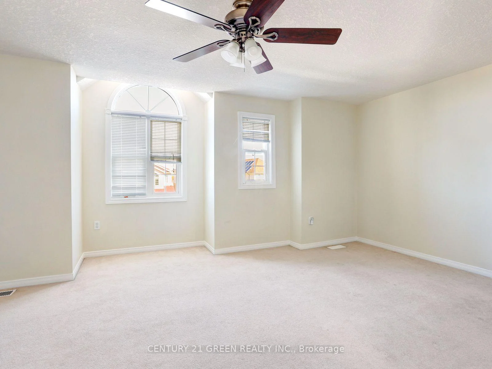 Photo 23 of 469 Activa Avenue, Kitchener, Larentian West — HOMEH