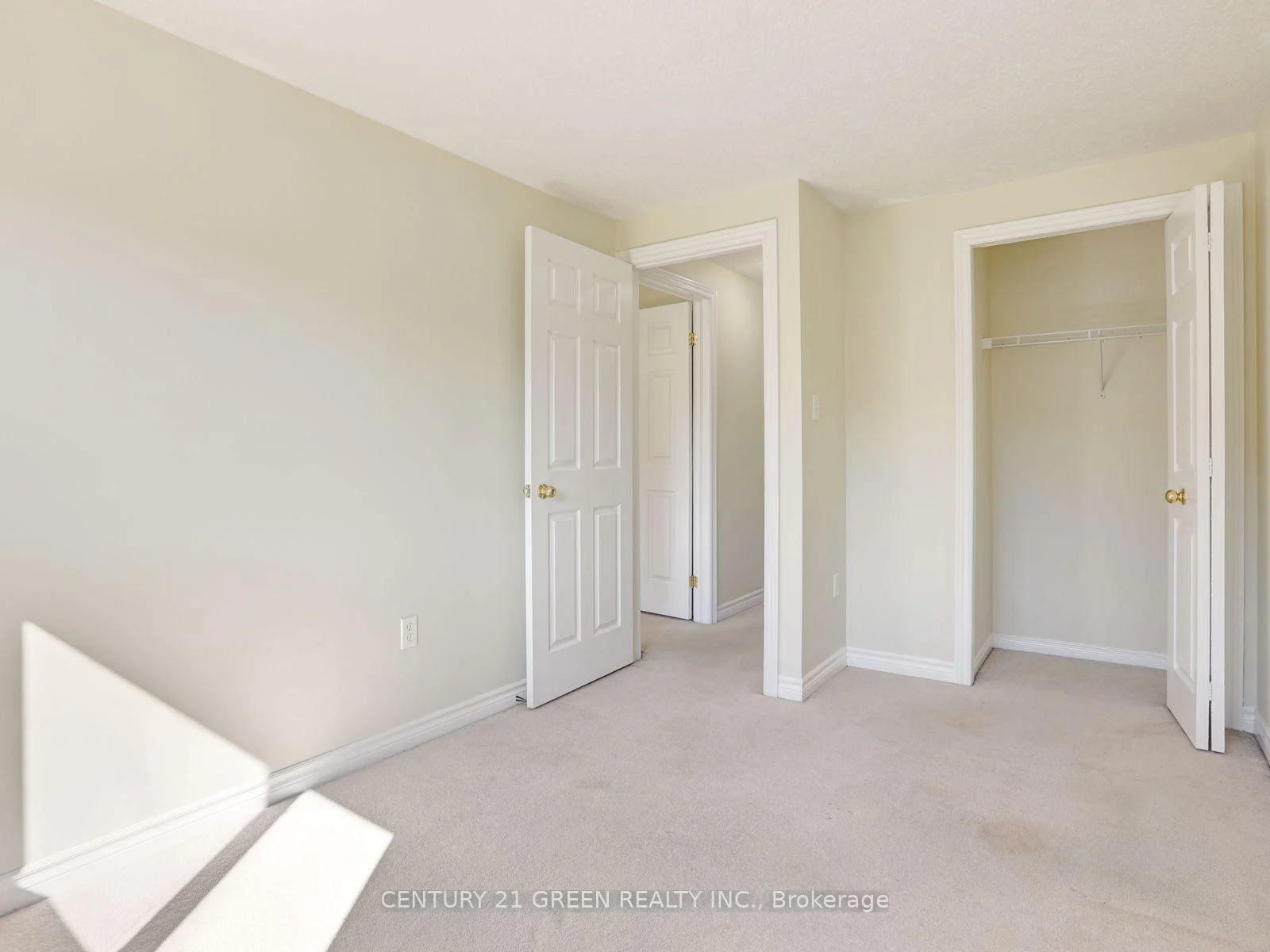 Photo 32 of 469 Activa Avenue, Kitchener, Larentian West — HOMEH
