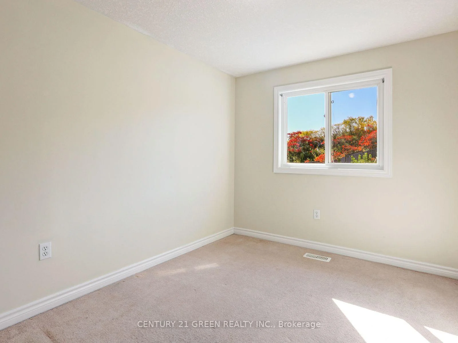 Photo 34 of 469 Activa Avenue, Kitchener, Larentian West — HOMEH