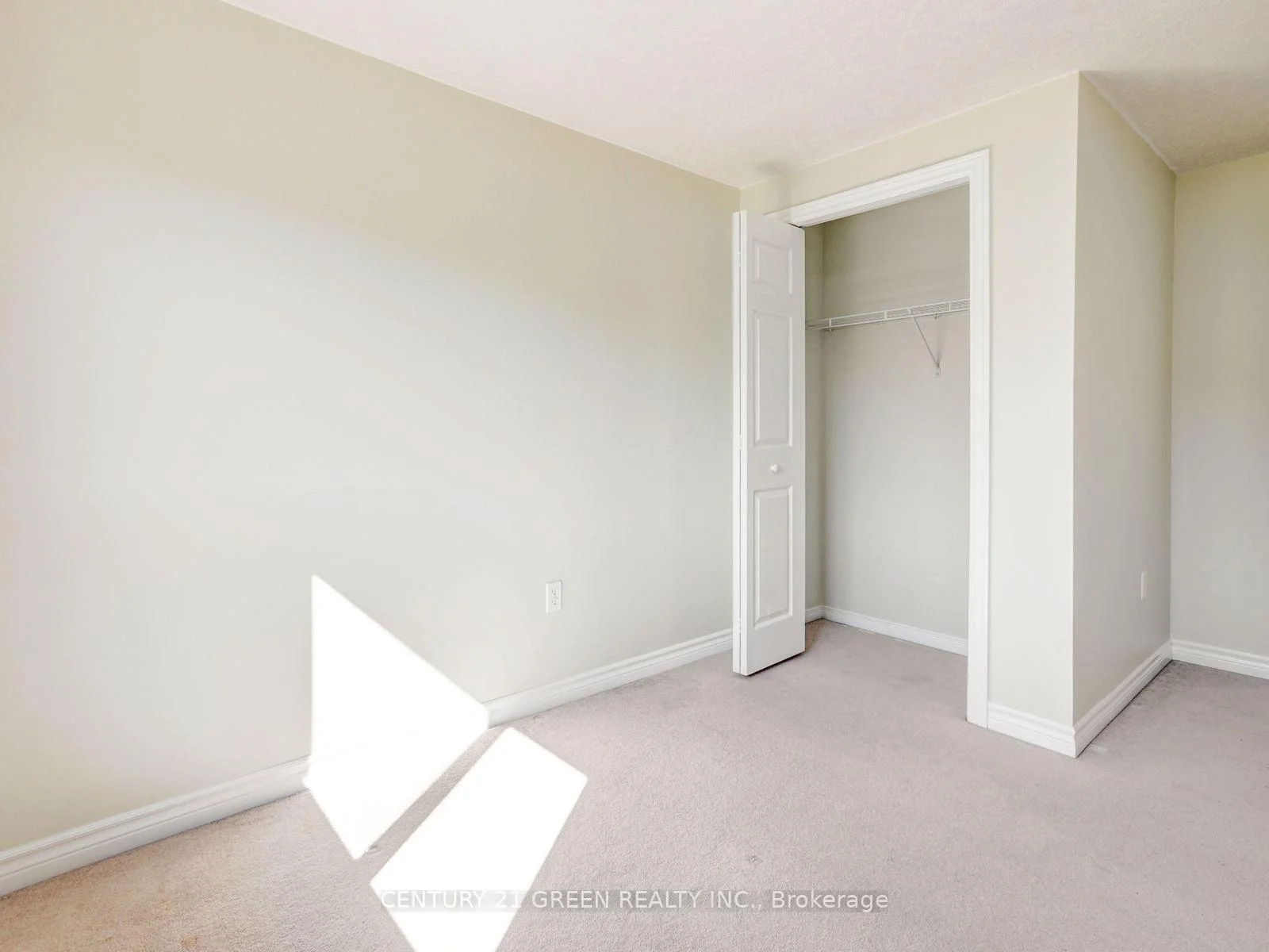 Photo 37 of 469 Activa Avenue, Kitchener, Larentian West — HOMEH