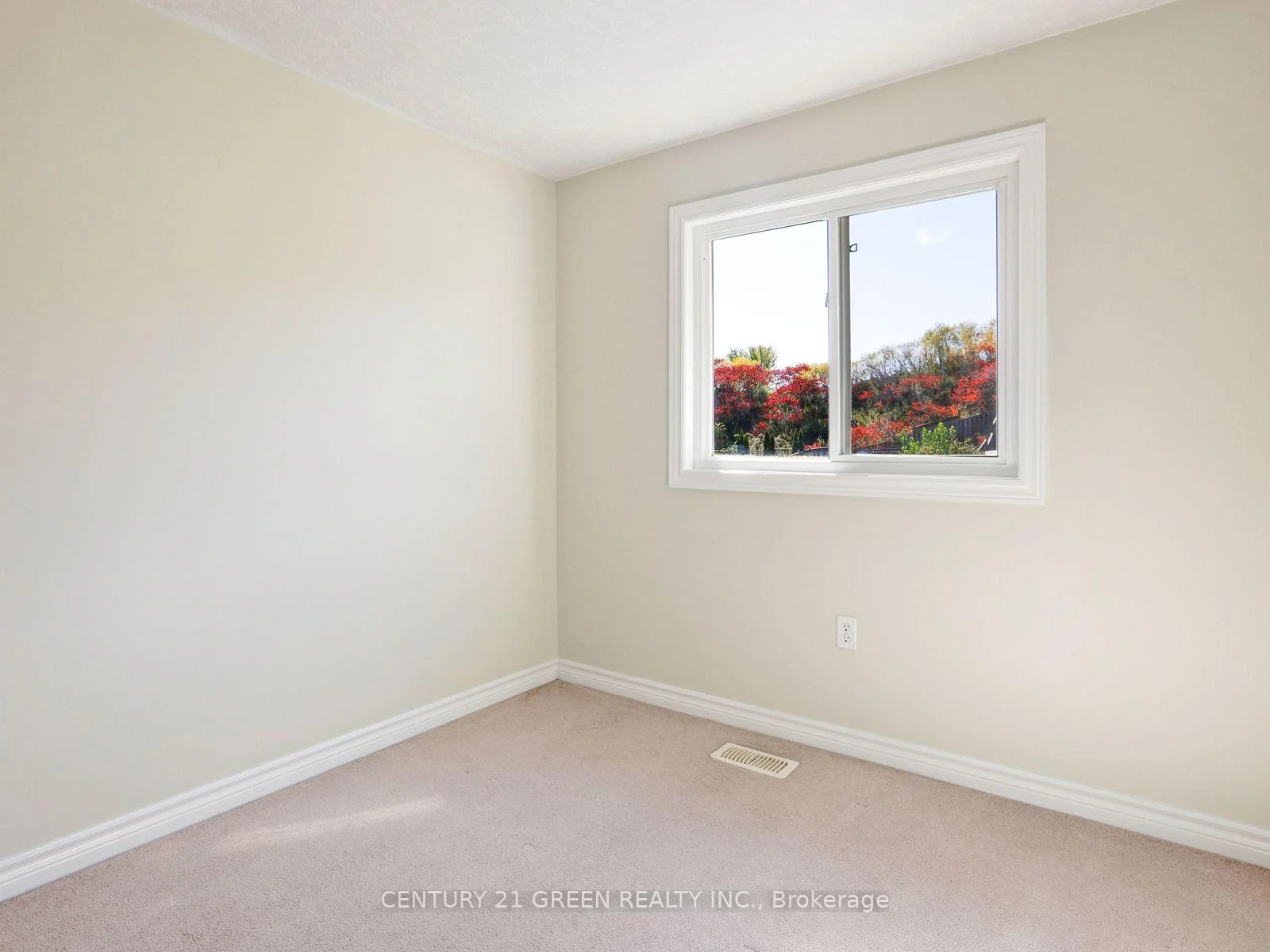 Photo 38 of 469 Activa Avenue, Kitchener, Larentian West — HOMEH