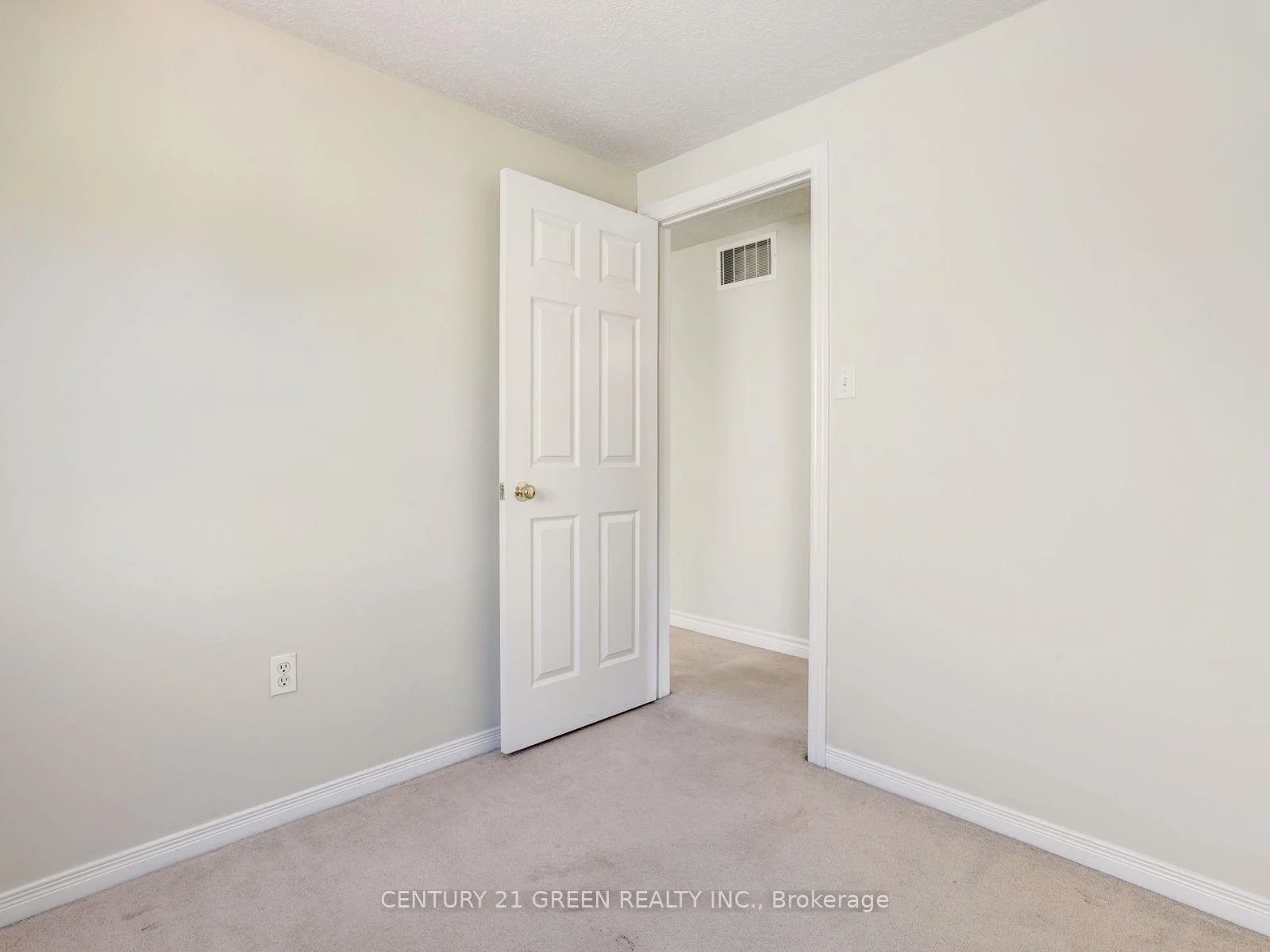 Photo 42 of 469 Activa Avenue, Kitchener, Larentian West — HOMEH