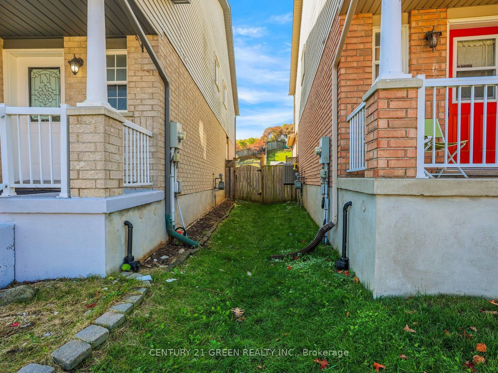 Photo 45 of 469 Activa Avenue, Kitchener, Larentian West — HOMEH