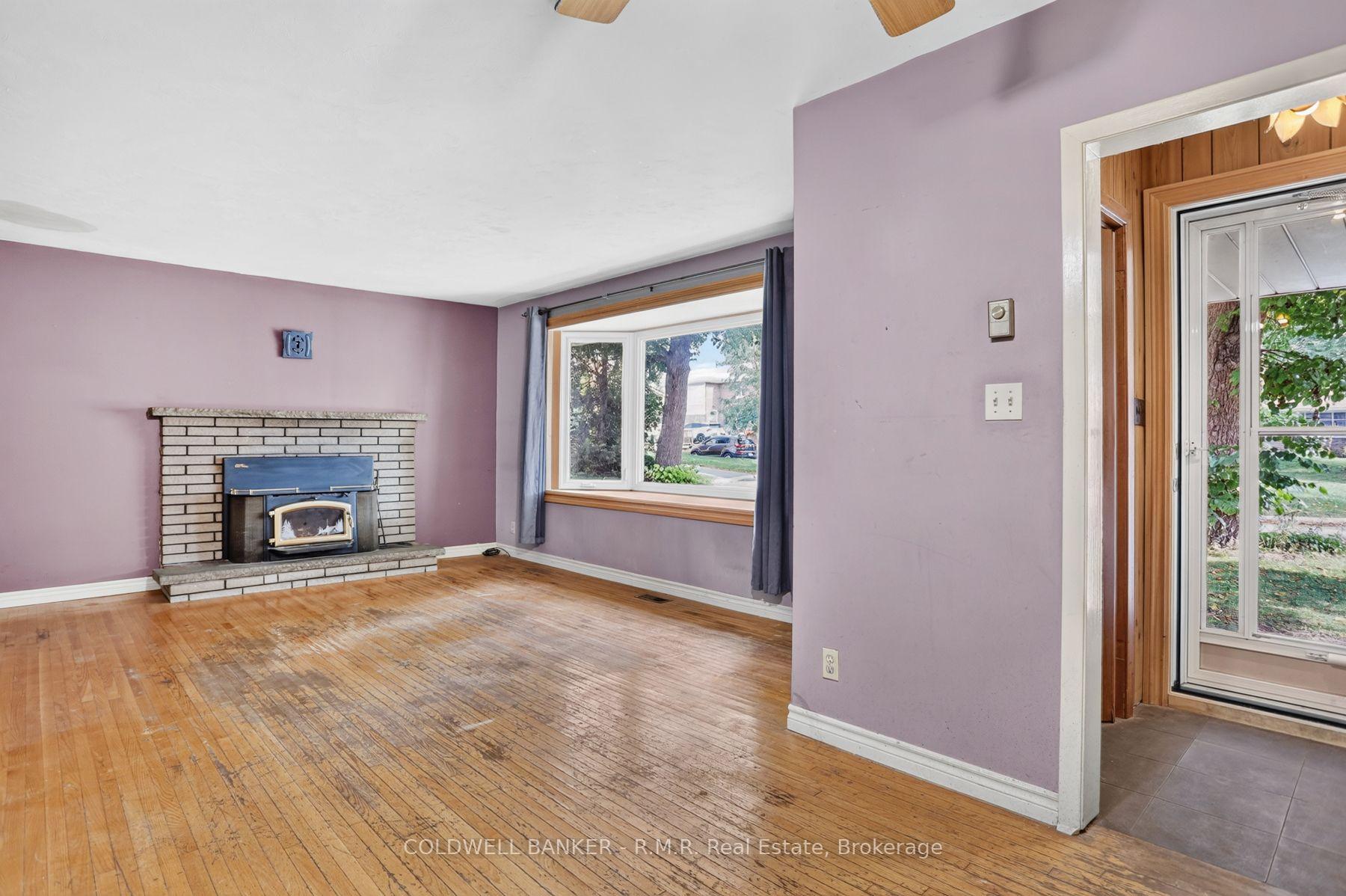 Photo 4 of 314 Dover Street, Oshawa, Eastdale — HOMEH