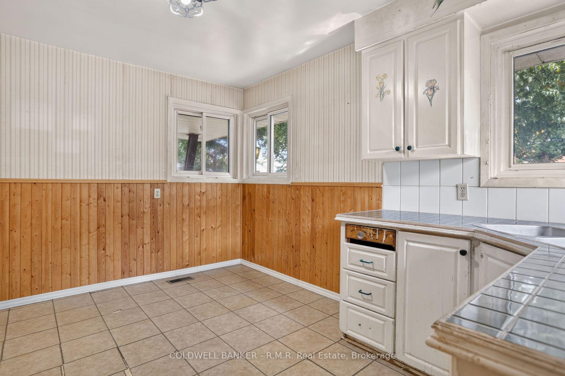 Photo 10 of 314 Dover Street, Oshawa, Eastdale — HOMEH
