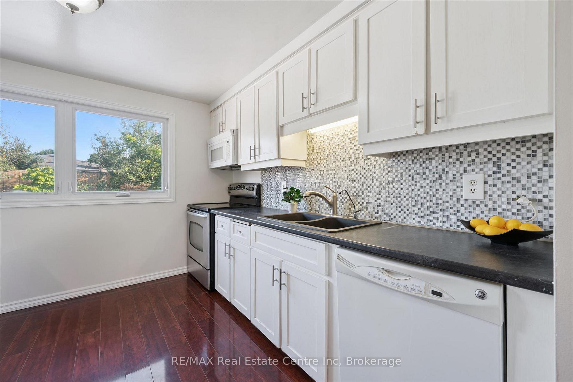Photo 3 of 12 Mccartney Road, Guelph, Willow West/Sugarbush/West Acres — HOMEH