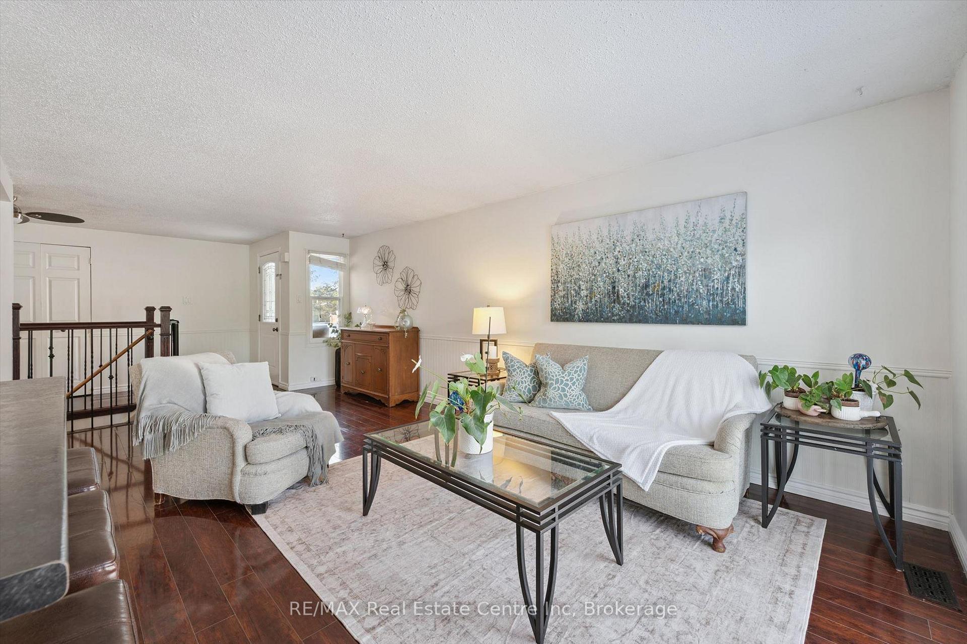 Photo 5 of 12 Mccartney Road, Guelph, Willow West/Sugarbush/West Acres — HOMEH