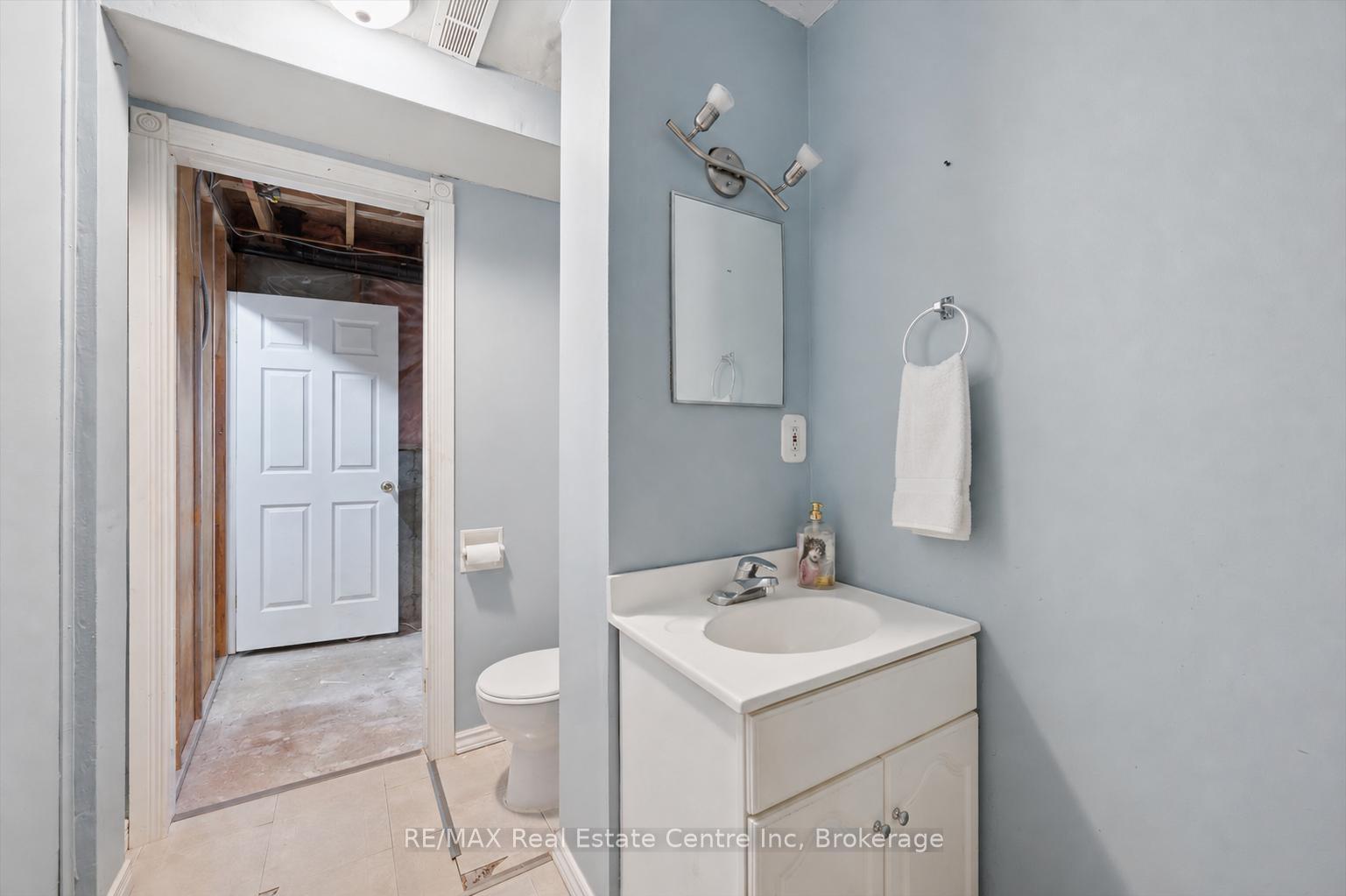 Photo 14 of 12 Mccartney Road, Guelph, Willow West/Sugarbush/West Acres — HOMEH