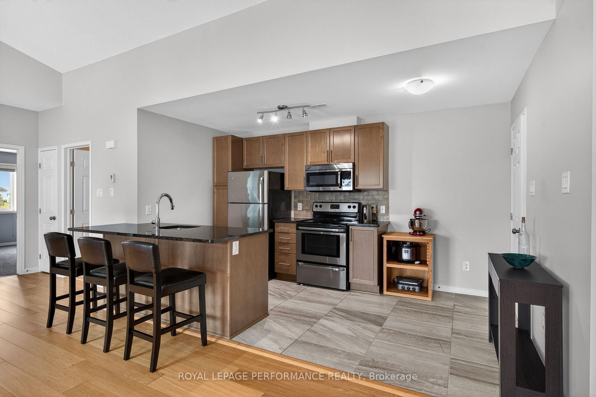 Photo 4 of 104 Sternes Private, Ottawa, Springridge/East Village — HOMEH