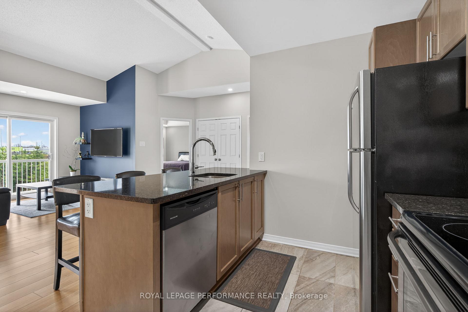 Photo 6 of 104 Sternes Private, Ottawa, Springridge/East Village — HOMEH