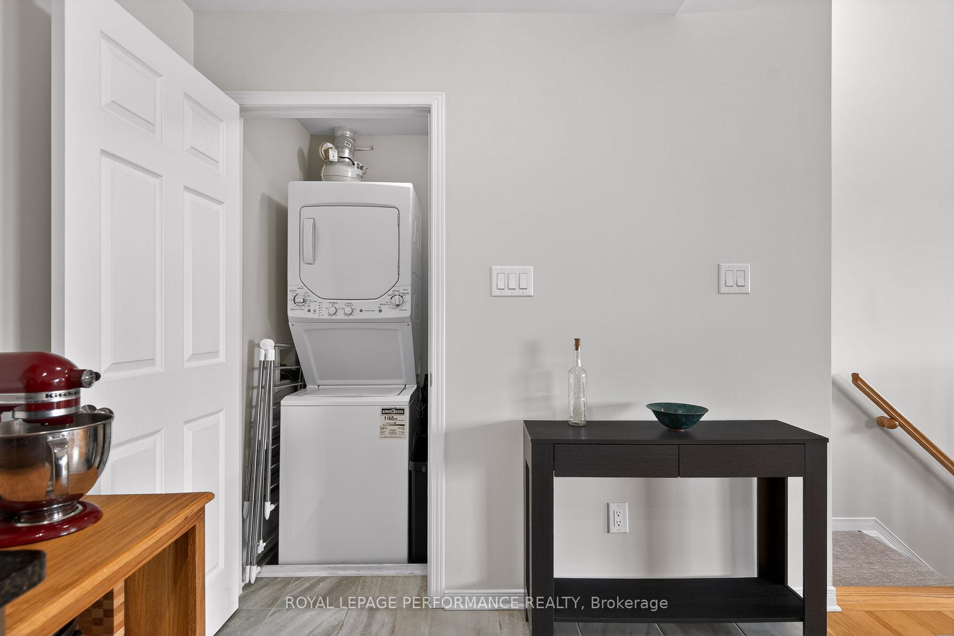 Photo 8 of 104 Sternes Private, Ottawa, Springridge/East Village — HOMEH