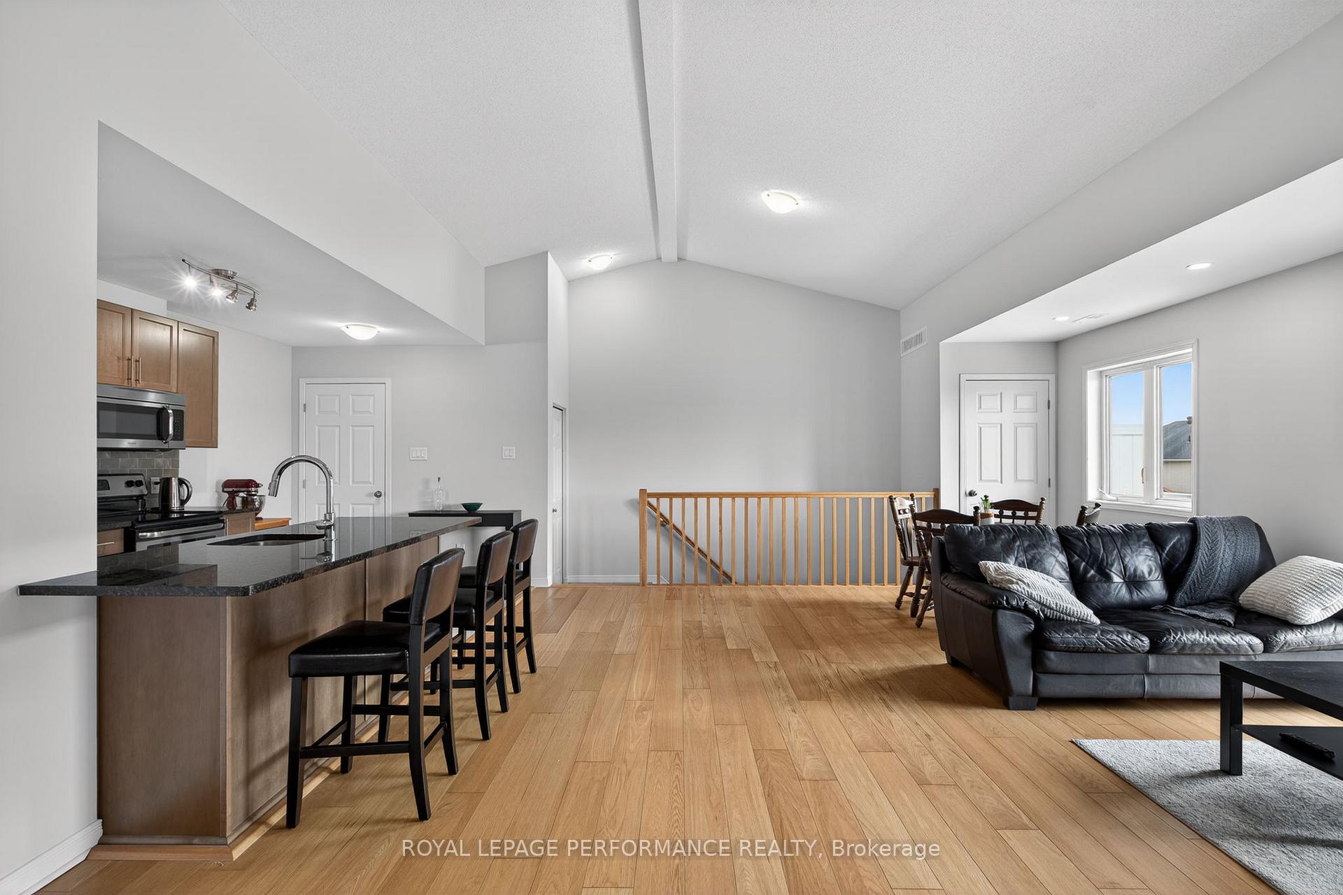 Photo 10 of 104 Sternes Private, Ottawa, Springridge/East Village — HOMEH