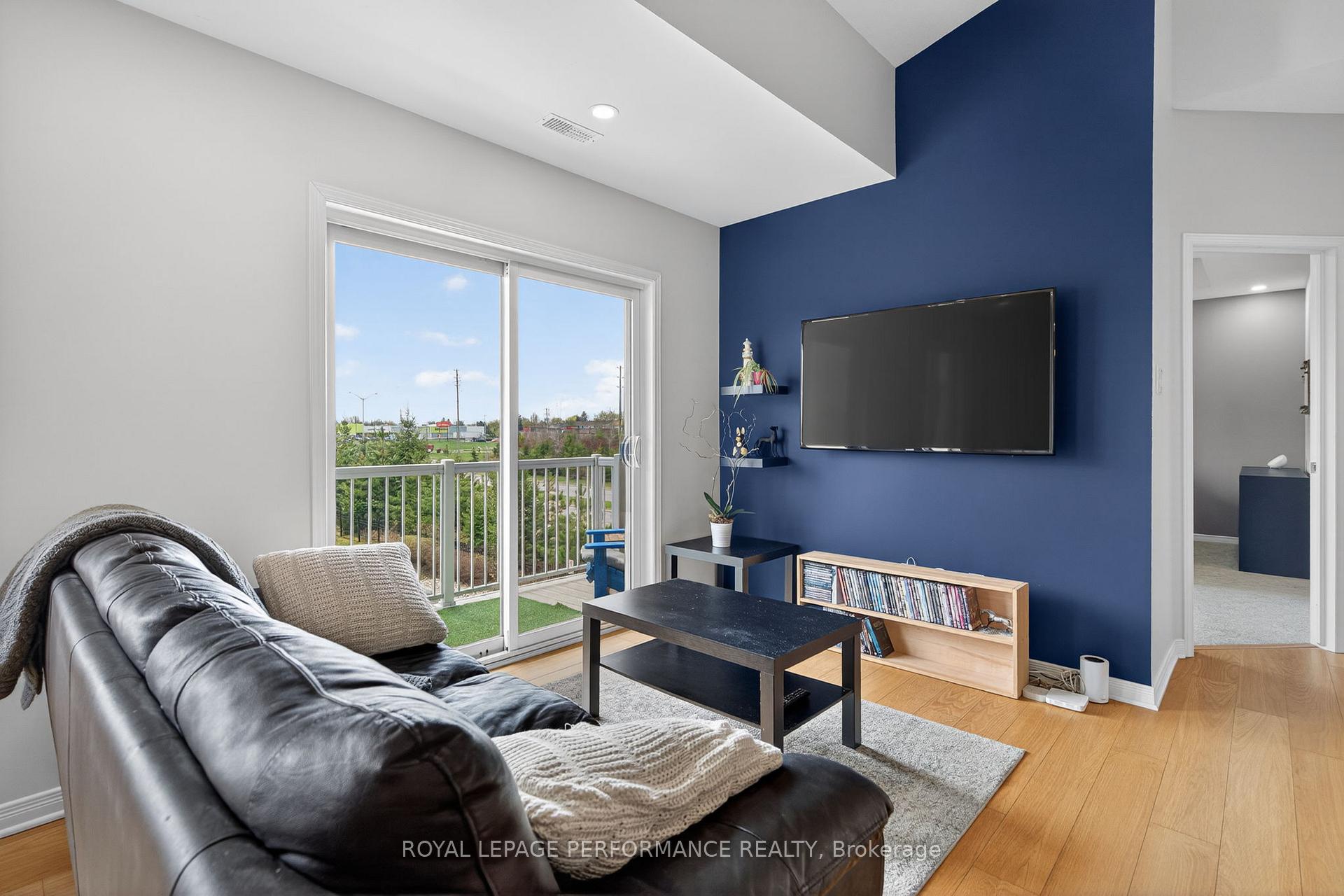 Photo 11 of 104 Sternes Private, Ottawa, Springridge/East Village — HOMEH