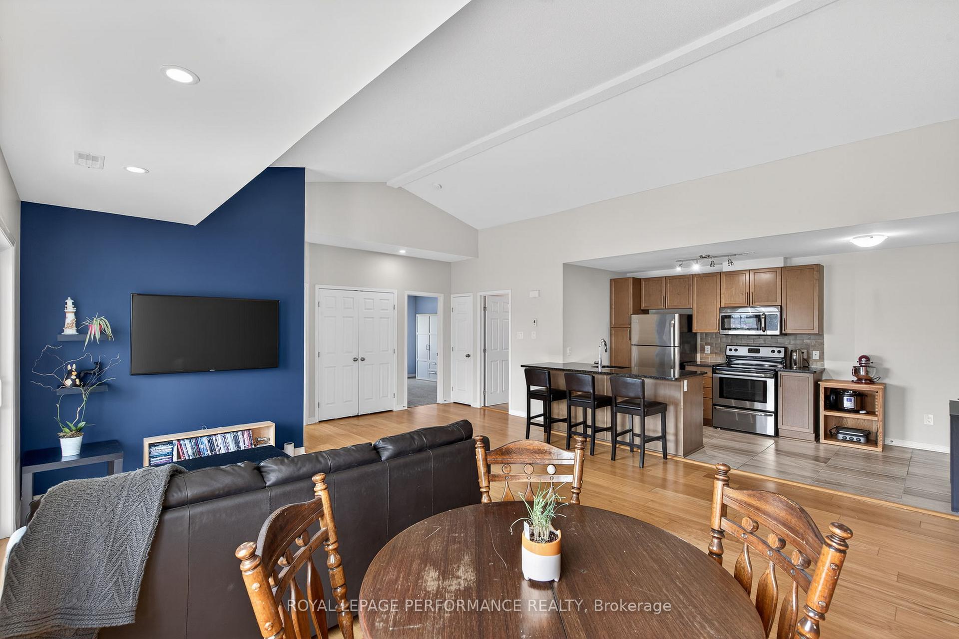 Photo 12 of 104 Sternes Private, Ottawa, Springridge/East Village — HOMEH