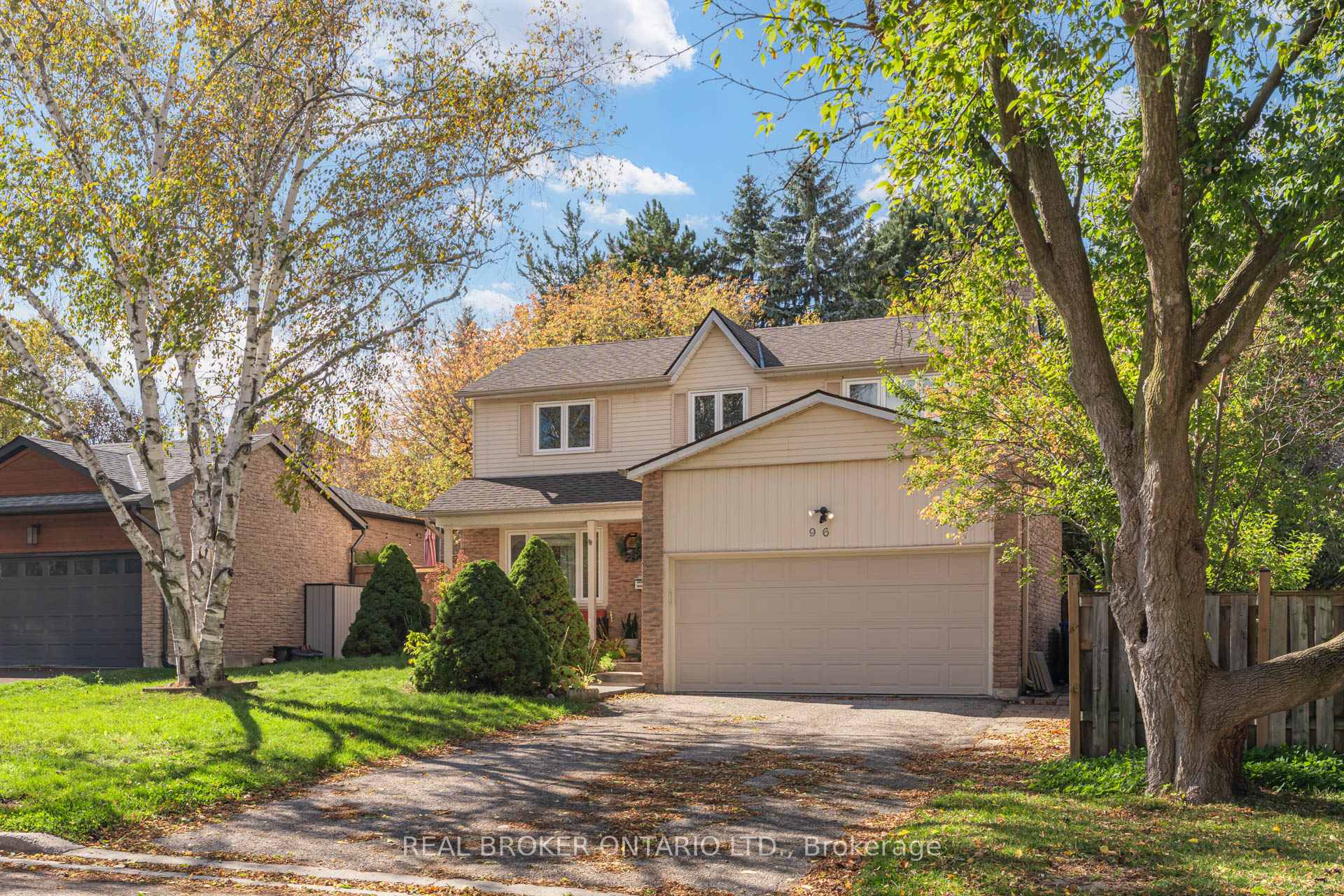 Photo 2 of 96 Rutledge Avenue, Newmarket, Huron Heights-Leslie Valley — HOMEH