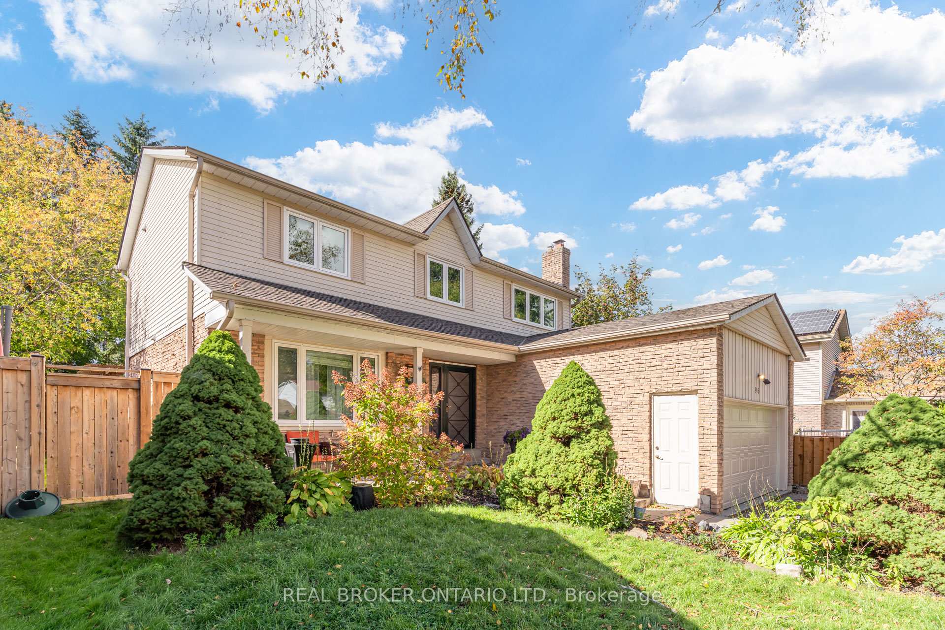 Photo 5 of 96 Rutledge Avenue, Newmarket, Huron Heights-Leslie Valley — HOMEH