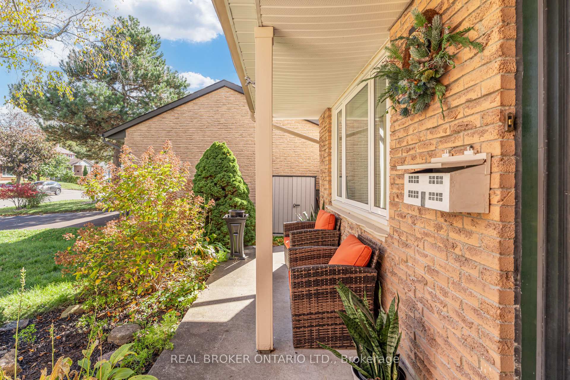 Photo 7 of 96 Rutledge Avenue, Newmarket, Huron Heights-Leslie Valley — HOMEH