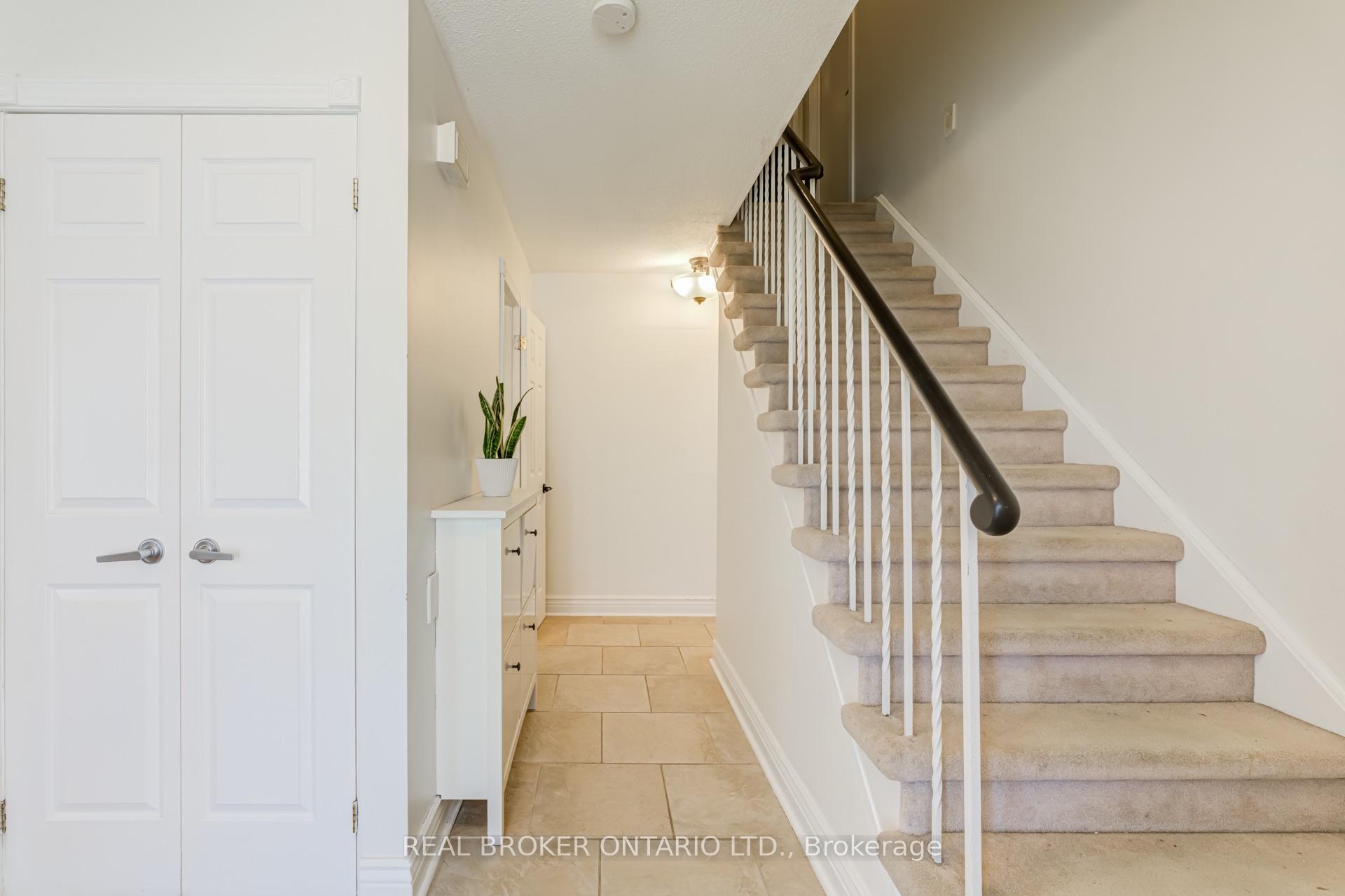 Photo 11 of 96 Rutledge Avenue, Newmarket, Huron Heights-Leslie Valley — HOMEH