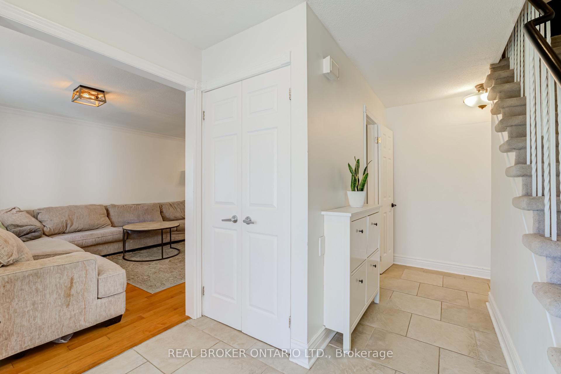 Photo 12 of 96 Rutledge Avenue, Newmarket, Huron Heights-Leslie Valley — HOMEH