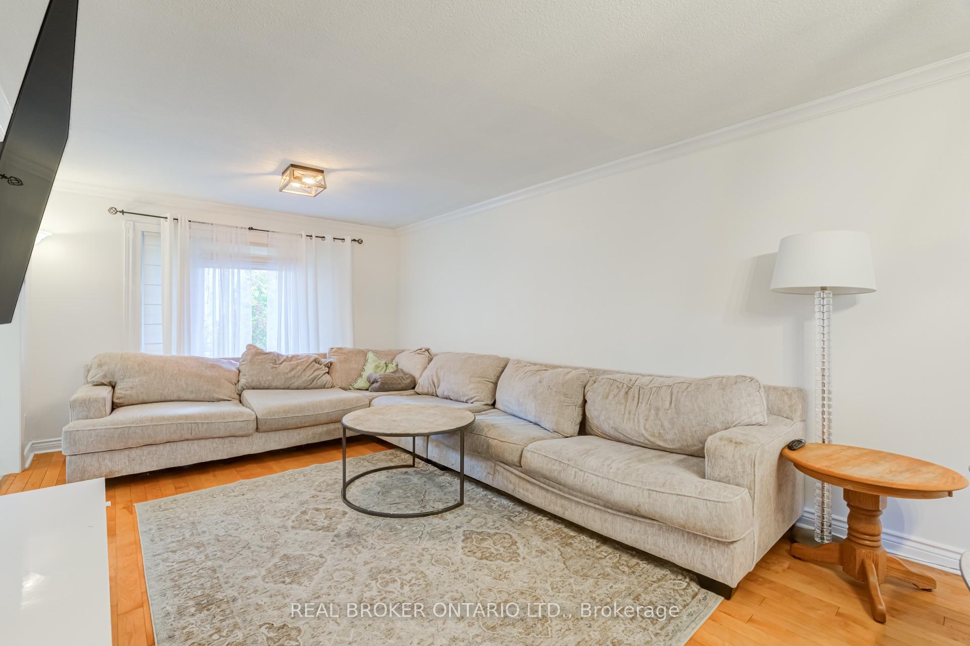 Photo 15 of 96 Rutledge Avenue, Newmarket, Huron Heights-Leslie Valley — HOMEH