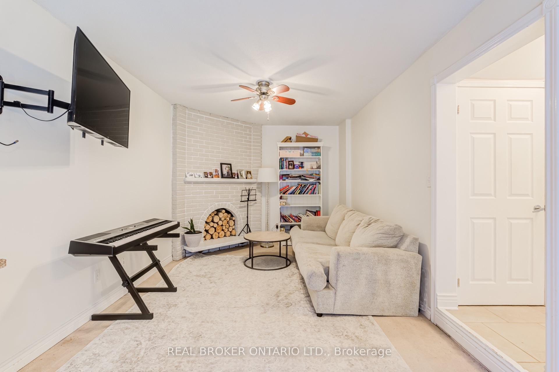 Photo 25 of 96 Rutledge Avenue, Newmarket, Huron Heights-Leslie Valley — HOMEH