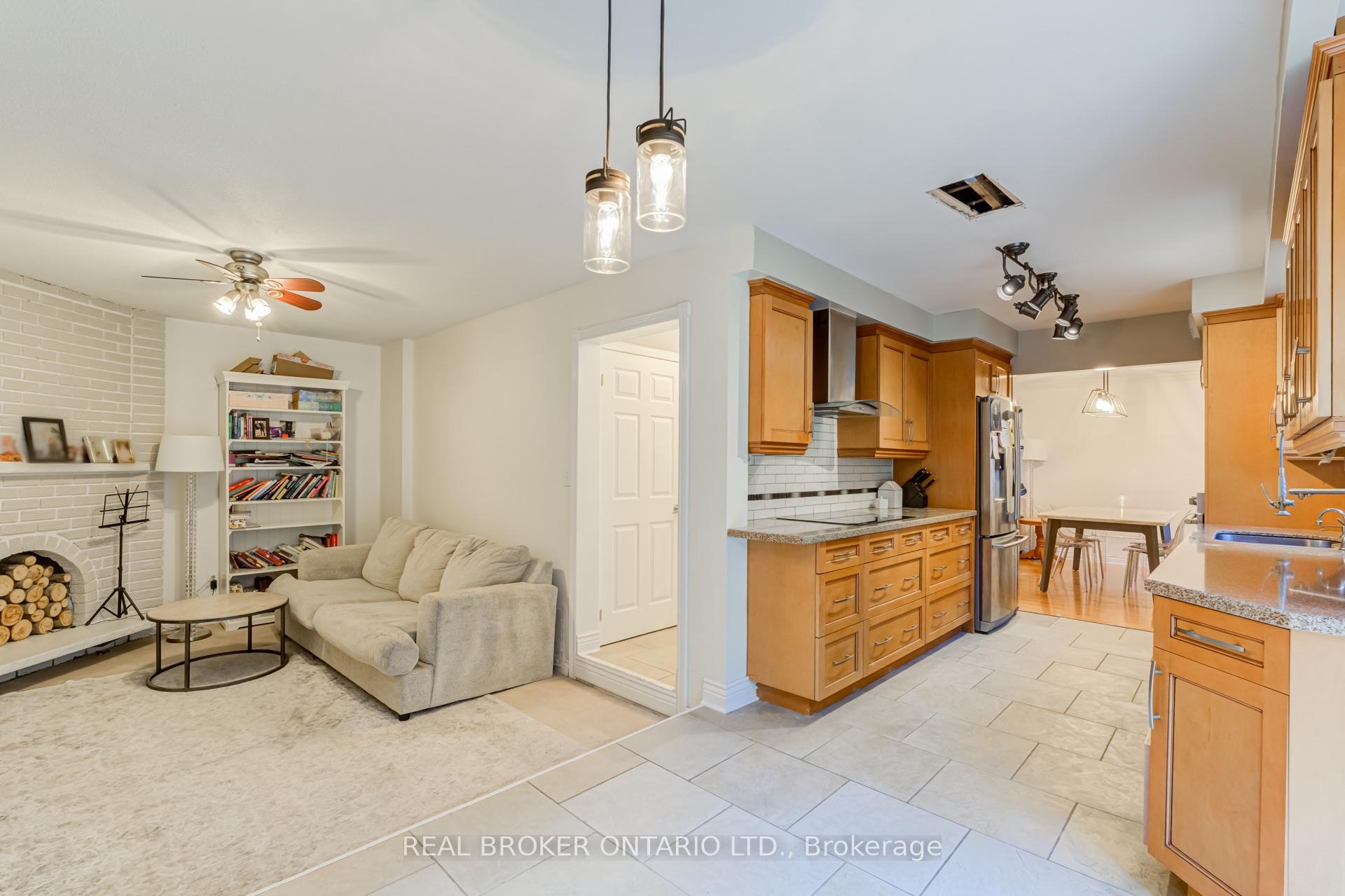 Photo 26 of 96 Rutledge Avenue, Newmarket, Huron Heights-Leslie Valley — HOMEH