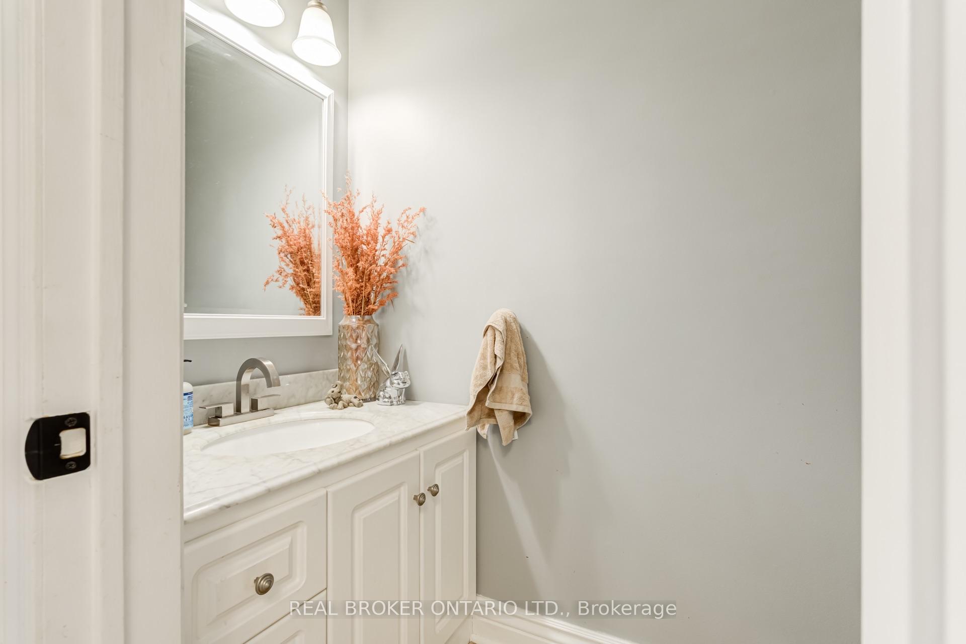 Photo 30 of 96 Rutledge Avenue, Newmarket, Huron Heights-Leslie Valley — HOMEH
