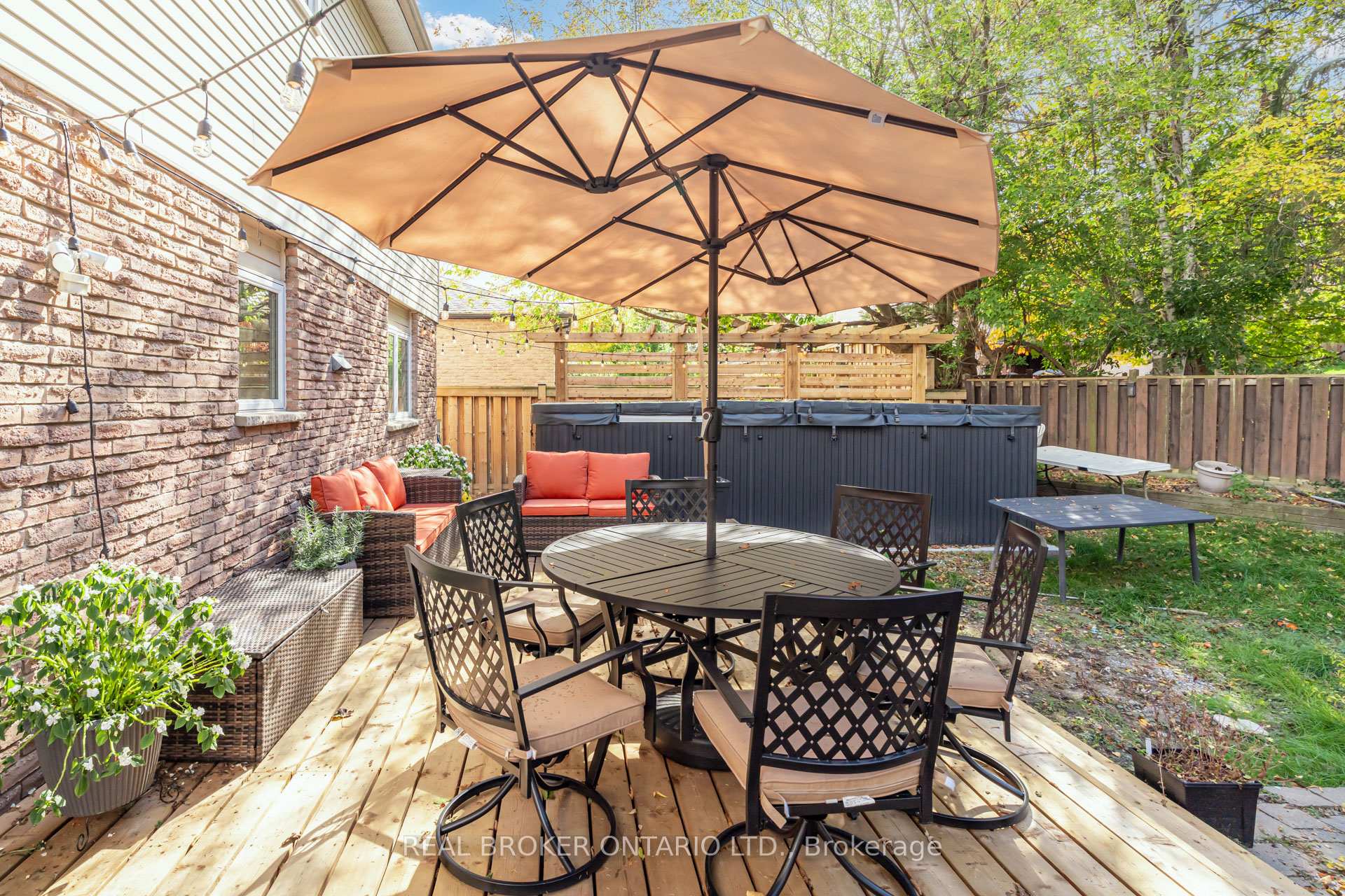 Photo 31 of 96 Rutledge Avenue, Newmarket, Huron Heights-Leslie Valley — HOMEH