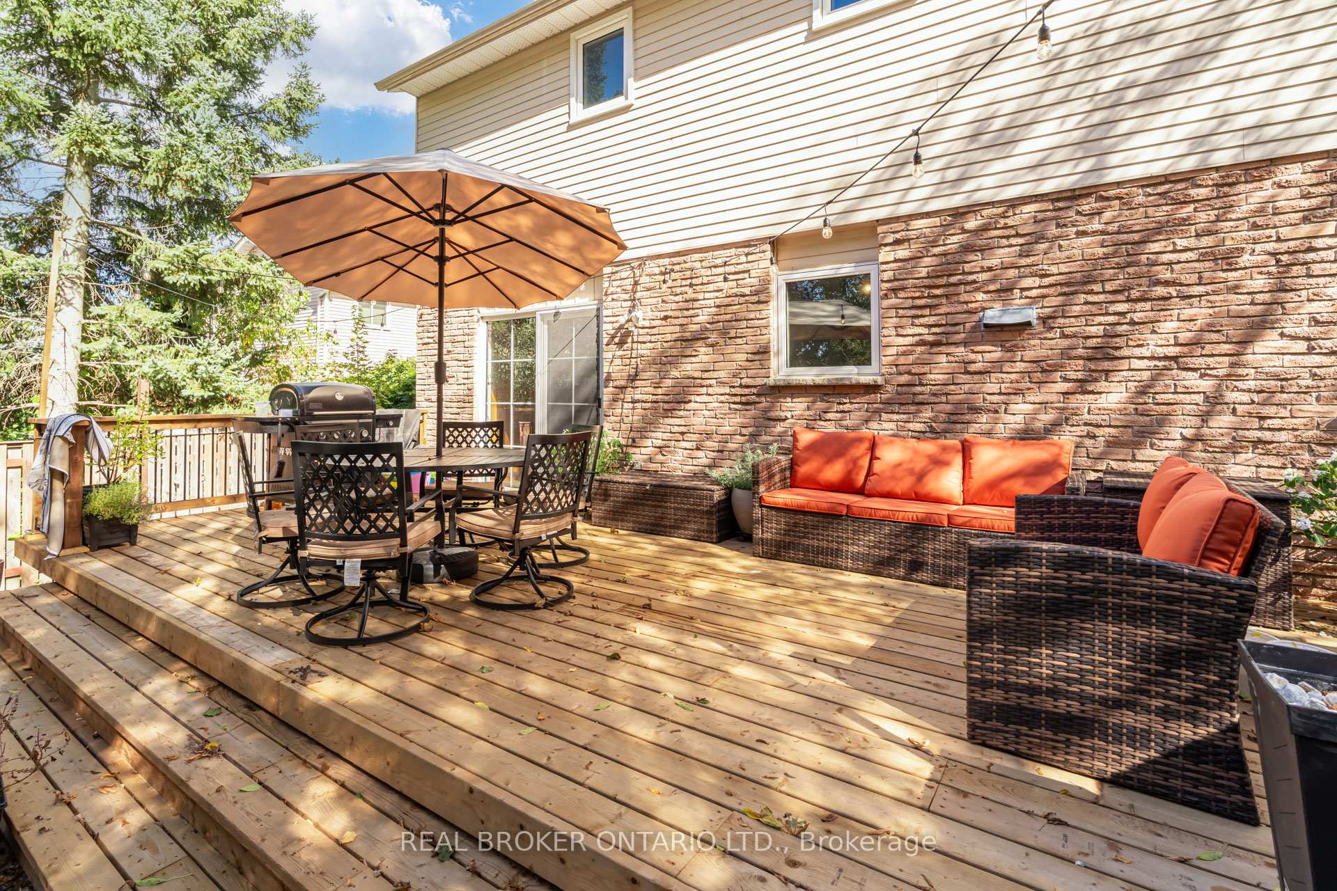 Photo 34 of 96 Rutledge Avenue, Newmarket, Huron Heights-Leslie Valley — HOMEH