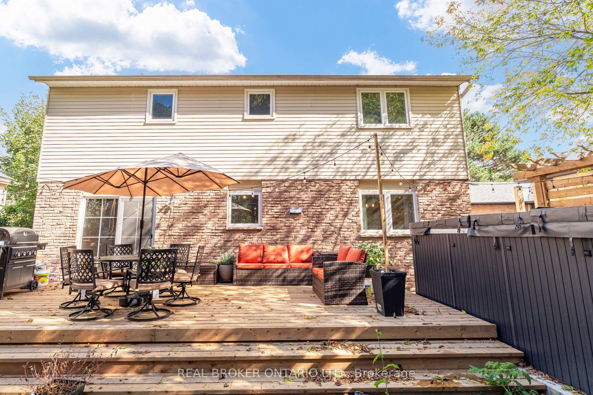 Photo 38 of 96 Rutledge Avenue, Newmarket, Huron Heights-Leslie Valley — HOMEH