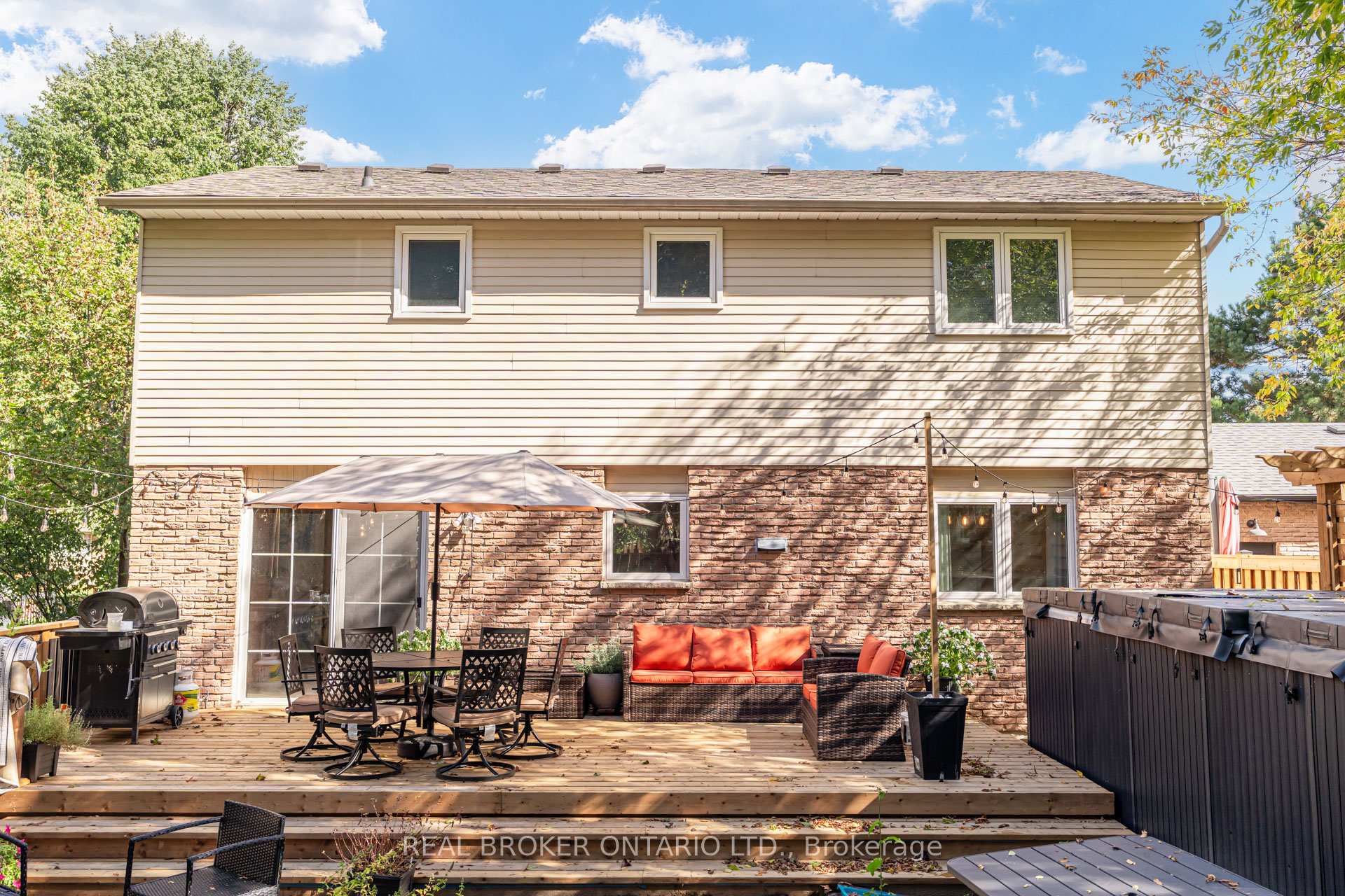 Photo 40 of 96 Rutledge Avenue, Newmarket, Huron Heights-Leslie Valley — HOMEH