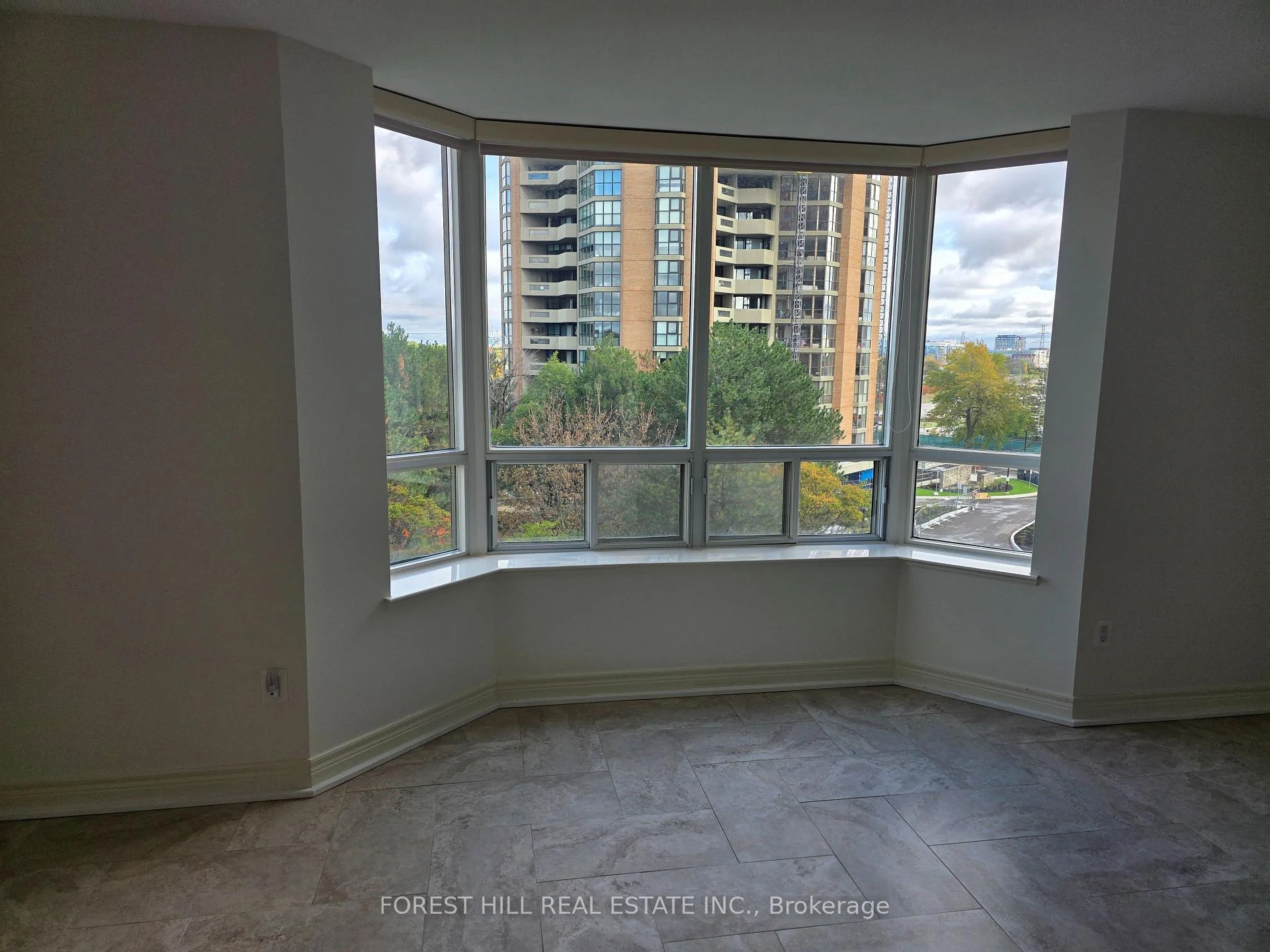 Photo 9 of Unit 609, 89 Skymark Drive, North York, Hillcrest Village — HOMEH