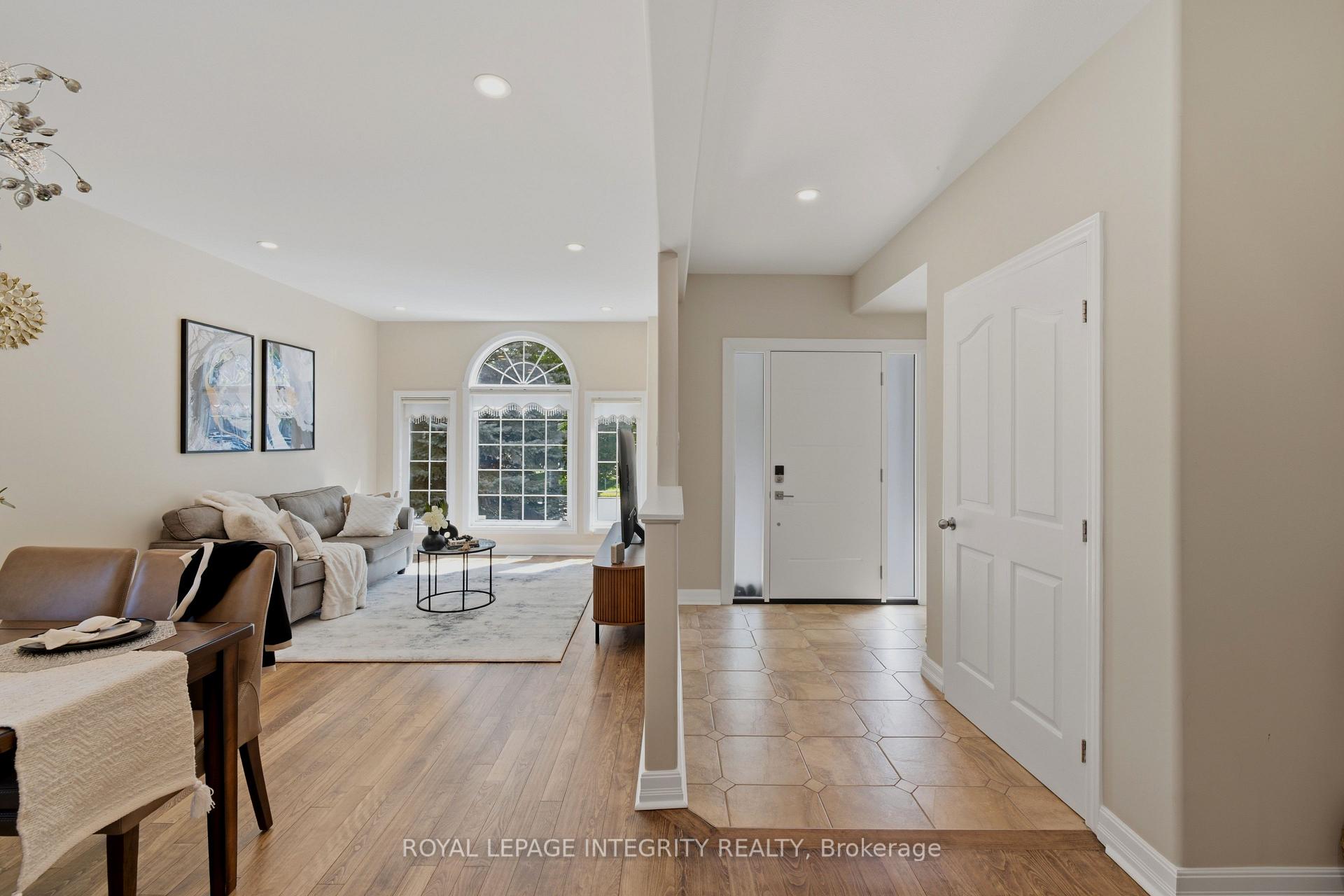Photo 4 of 119 Woliston Crescent, Ottawa, Kanata - Morgan's Grant/South March — HOMEH
