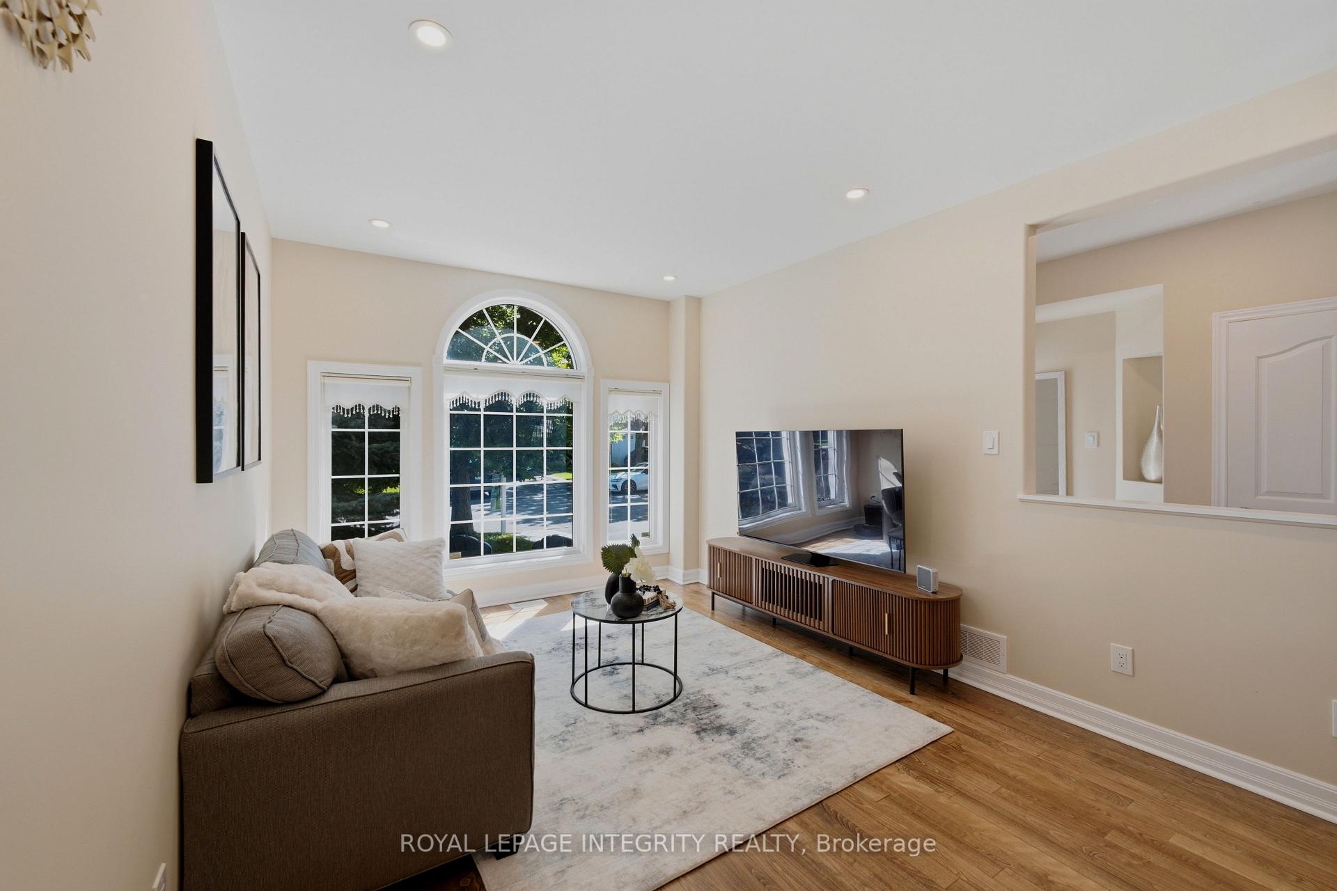 Photo 10 of 119 Woliston Crescent, Ottawa, Kanata - Morgan's Grant/South March — HOMEH