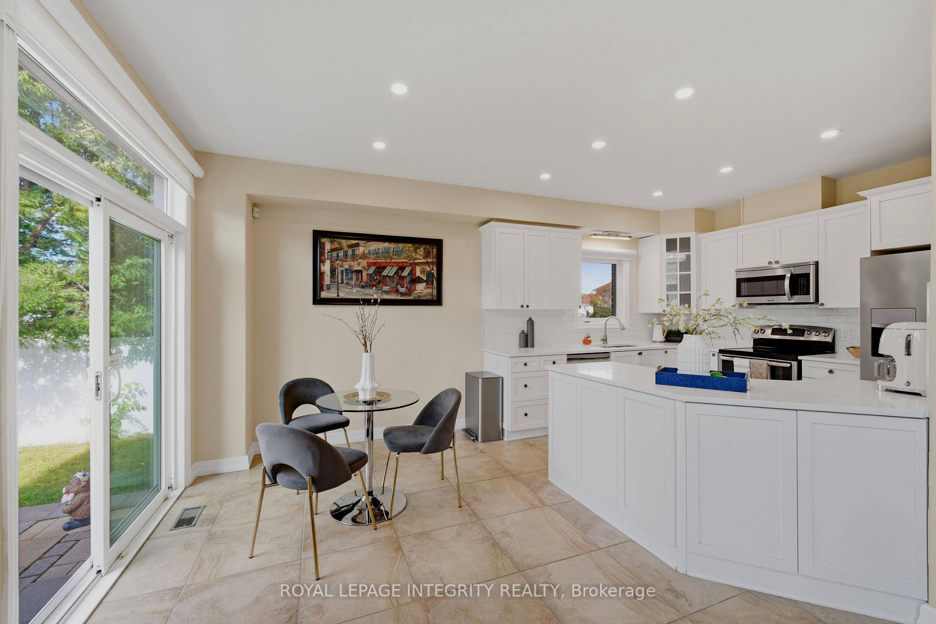 Photo 15 of 119 Woliston Crescent, Ottawa, Kanata - Morgan's Grant/South March — HOMEH