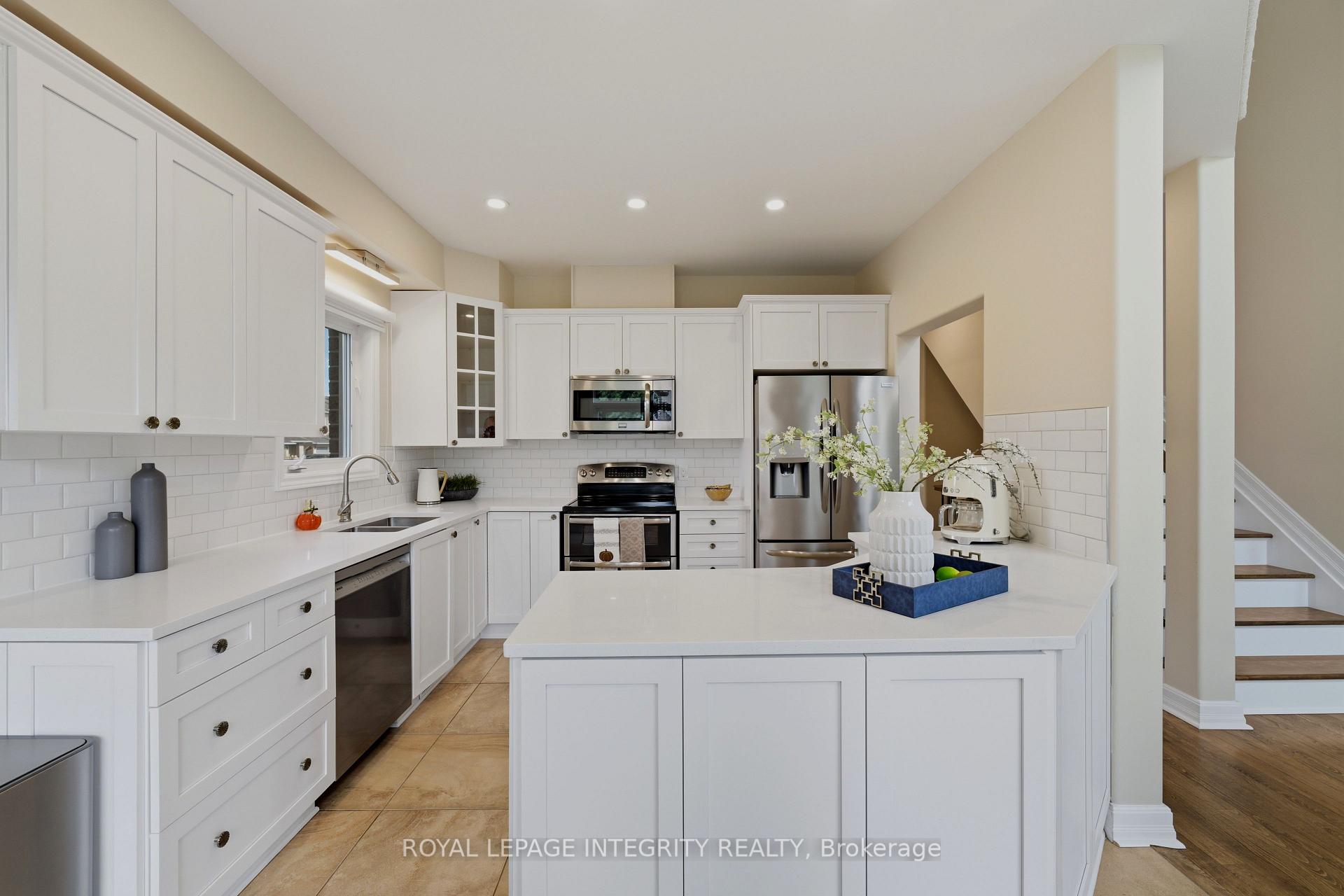 Photo 18 of 119 Woliston Crescent, Ottawa, Kanata - Morgan's Grant/South March — HOMEH