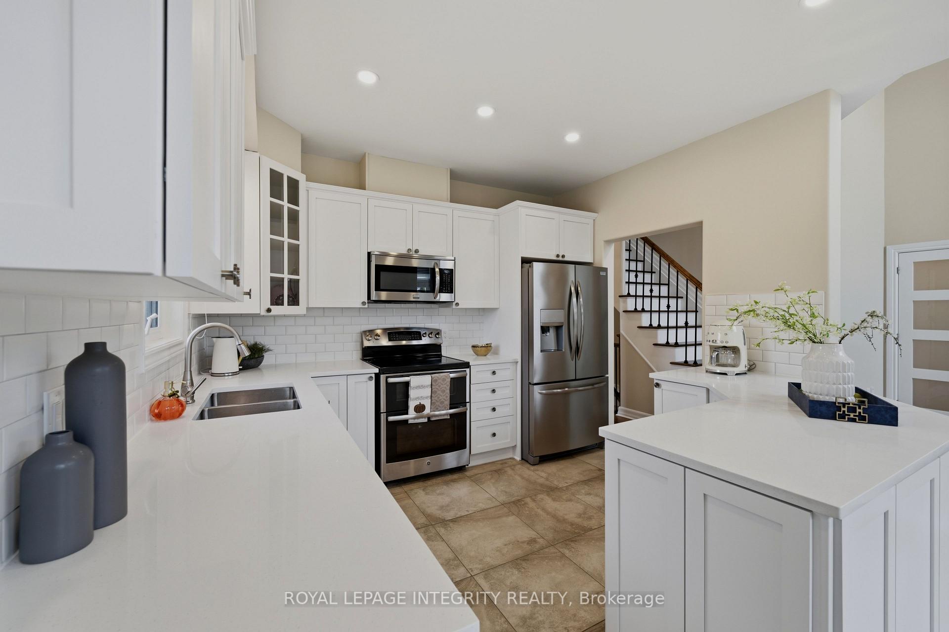Photo 19 of 119 Woliston Crescent, Ottawa, Kanata - Morgan's Grant/South March — HOMEH