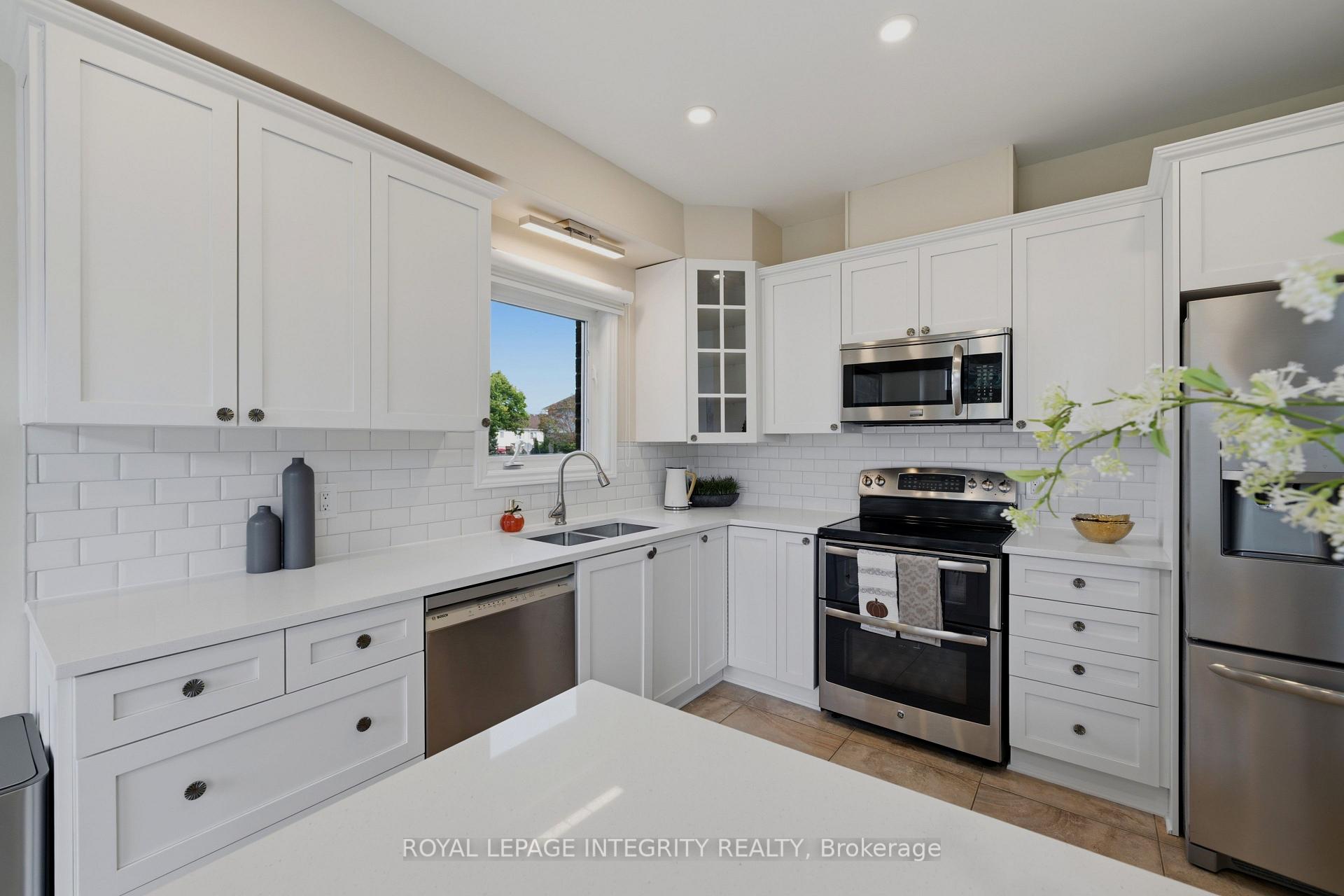 Photo 21 of 119 Woliston Crescent, Ottawa, Kanata - Morgan's Grant/South March — HOMEH