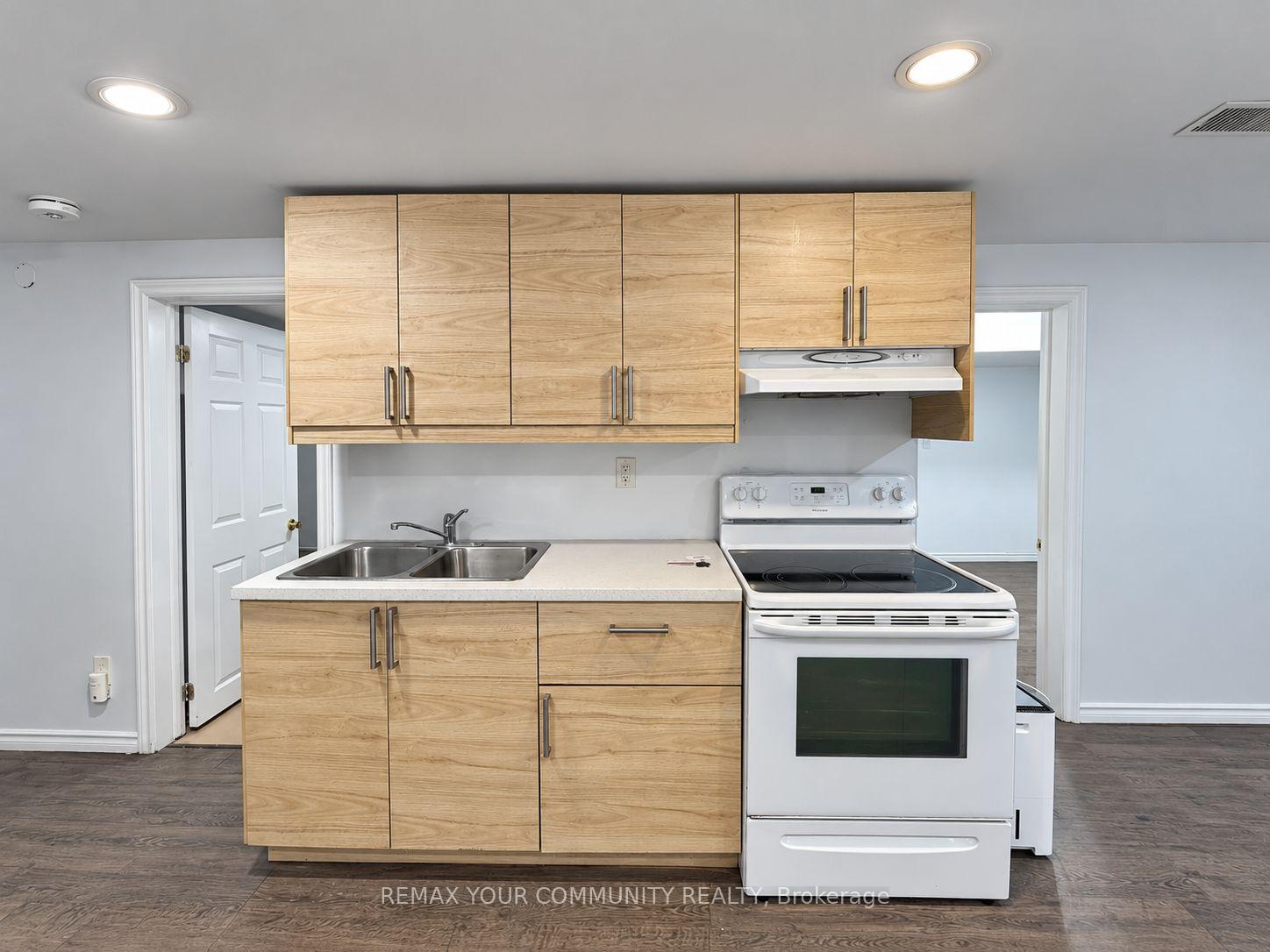 Photo 4 of Unit Lower Unit, 77 Beswick Drive, Newmarket, Central Newmarket — HOMEH