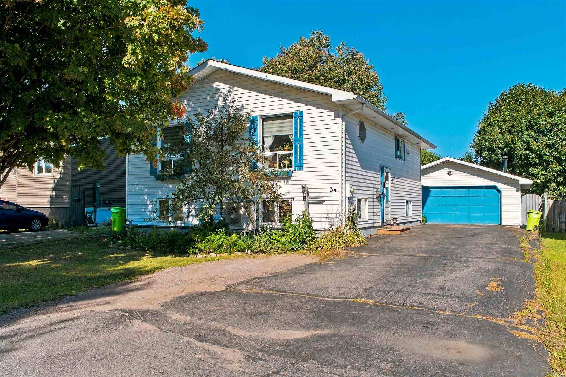 Photo 1 of 34 Sutton Place, Sault Ste Marie, Ward 1 — HOMEH
