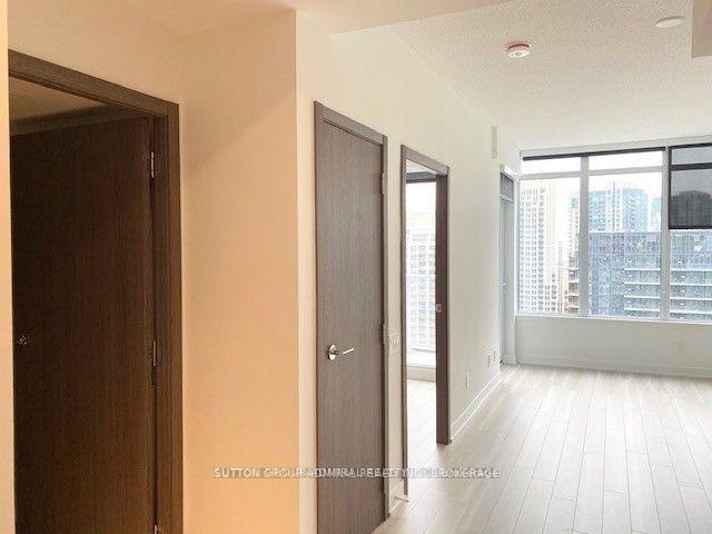 Photo 4 of Unit 3015, 19 Bathurst Street, Toronto, Waterfront Communities — HOMEH