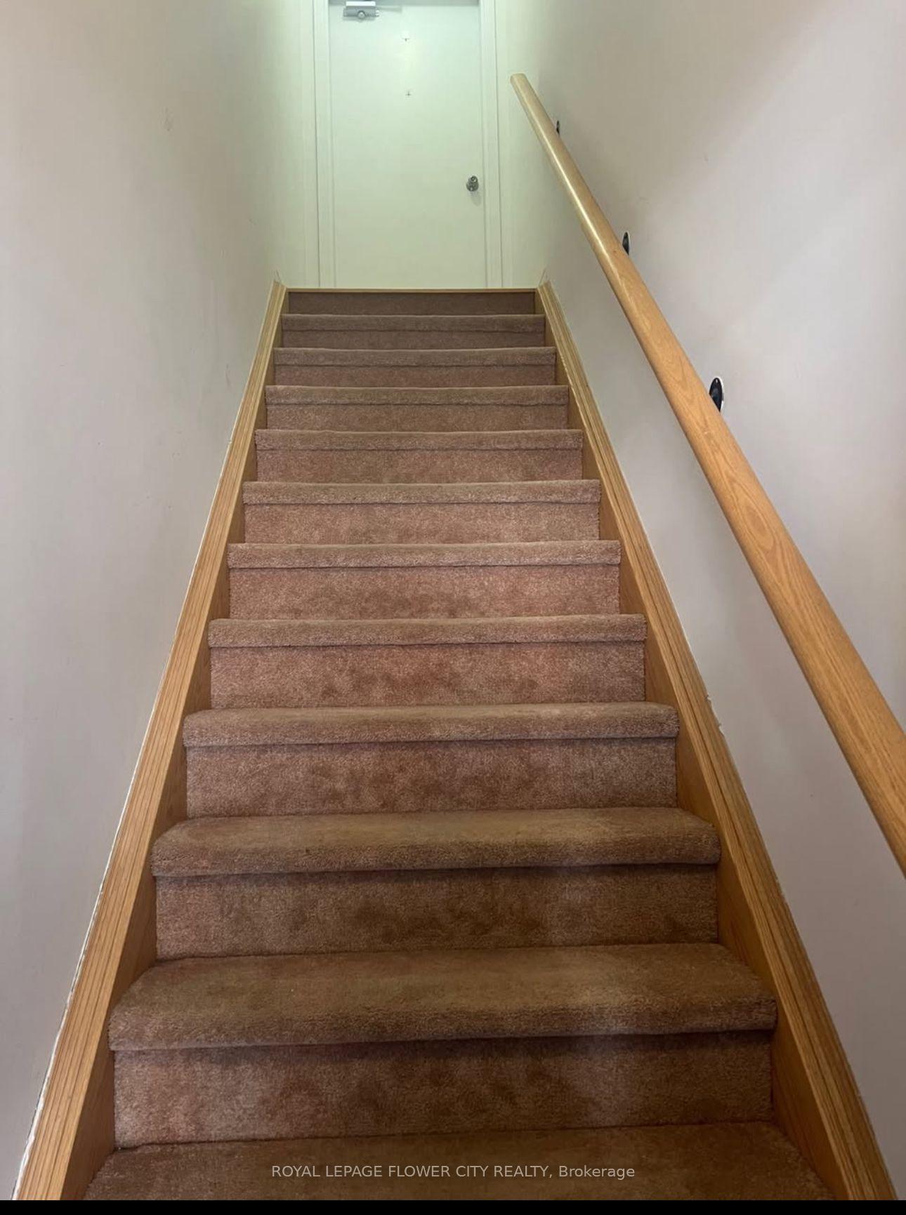 Photo 3 of Unit 9, 2488 Post Road, Oakville, River Oaks — HOMEH