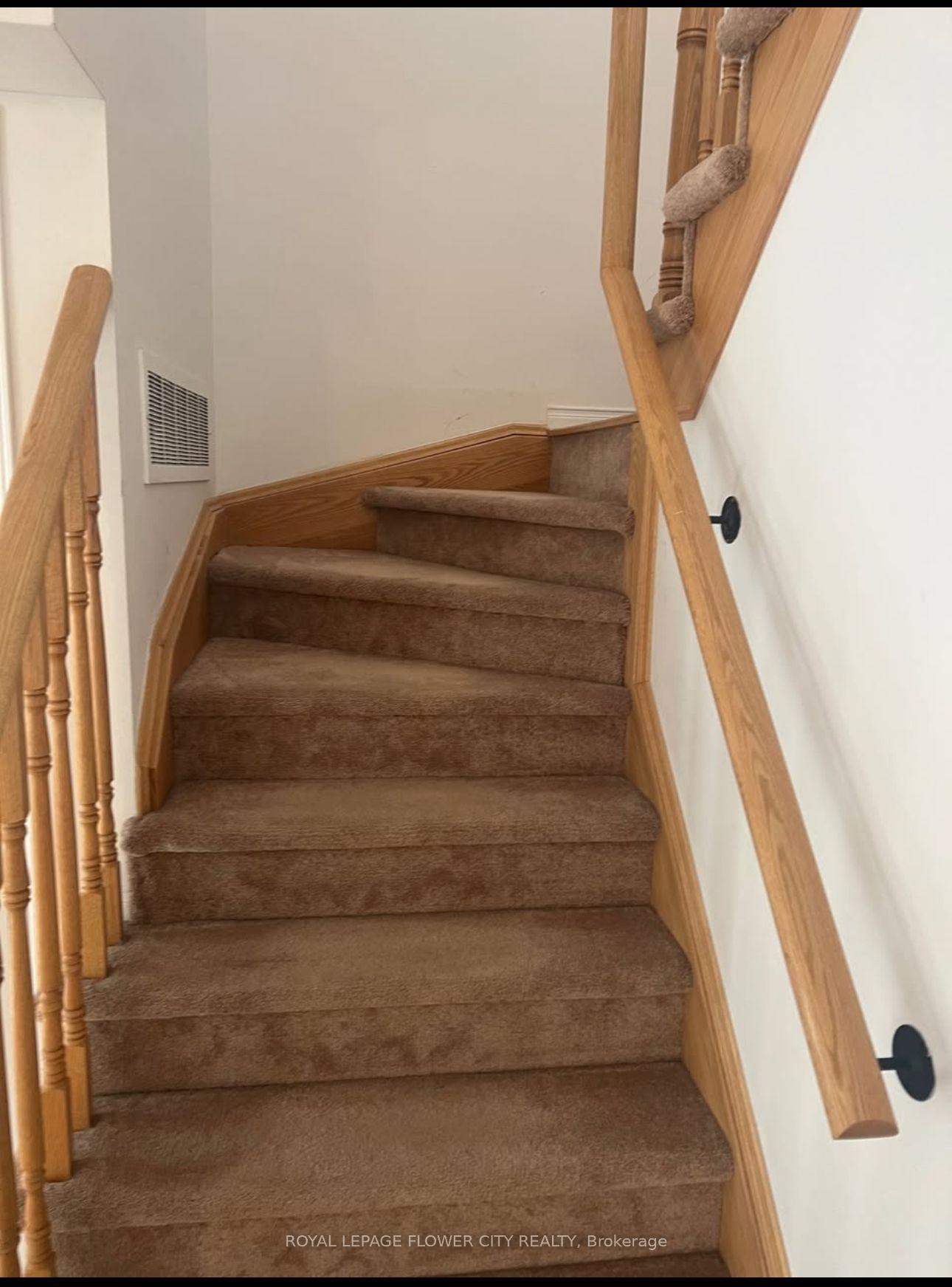 Photo 8 of Unit 9, 2488 Post Road, Oakville, River Oaks — HOMEH