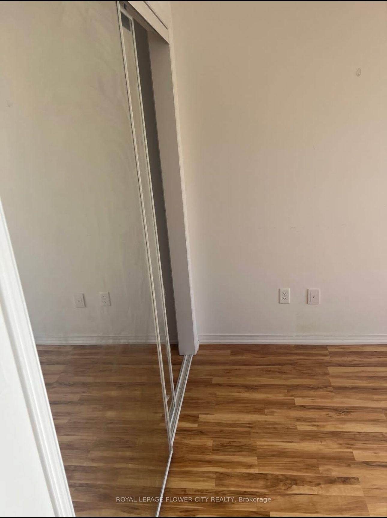 Photo 10 of Unit 9, 2488 Post Road, Oakville, River Oaks — HOMEH