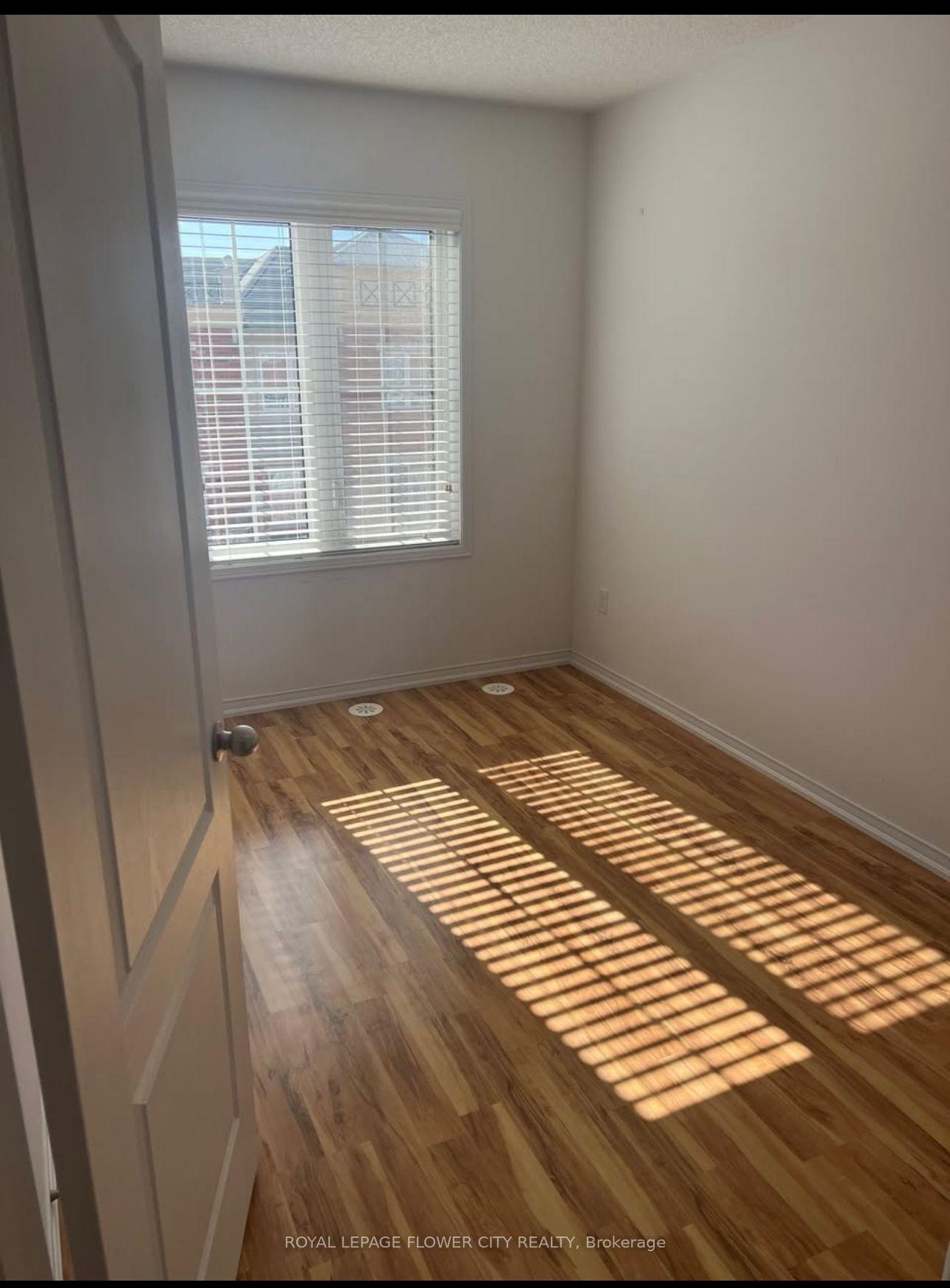 Photo 11 of Unit 9, 2488 Post Road, Oakville, River Oaks — HOMEH