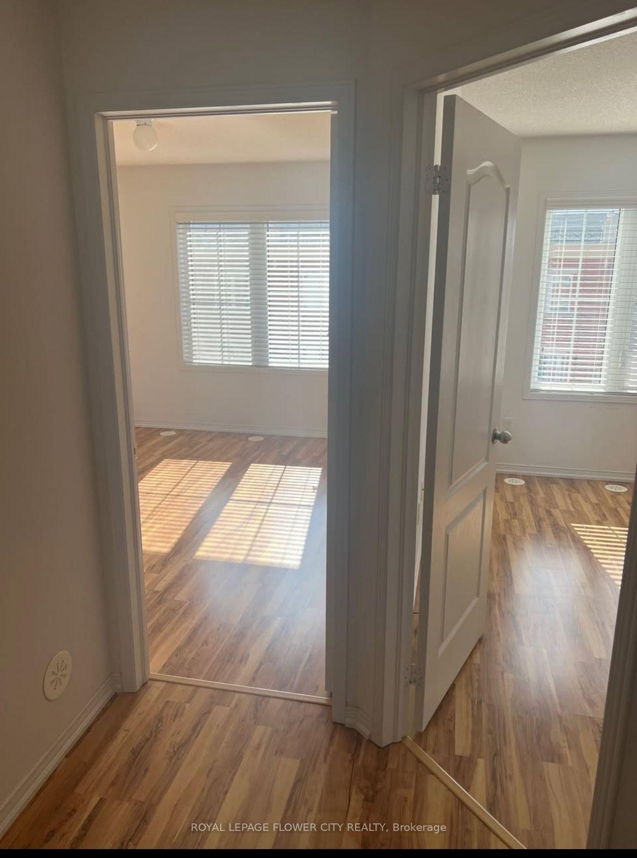 Photo 12 of Unit 9, 2488 Post Road, Oakville, River Oaks — HOMEH