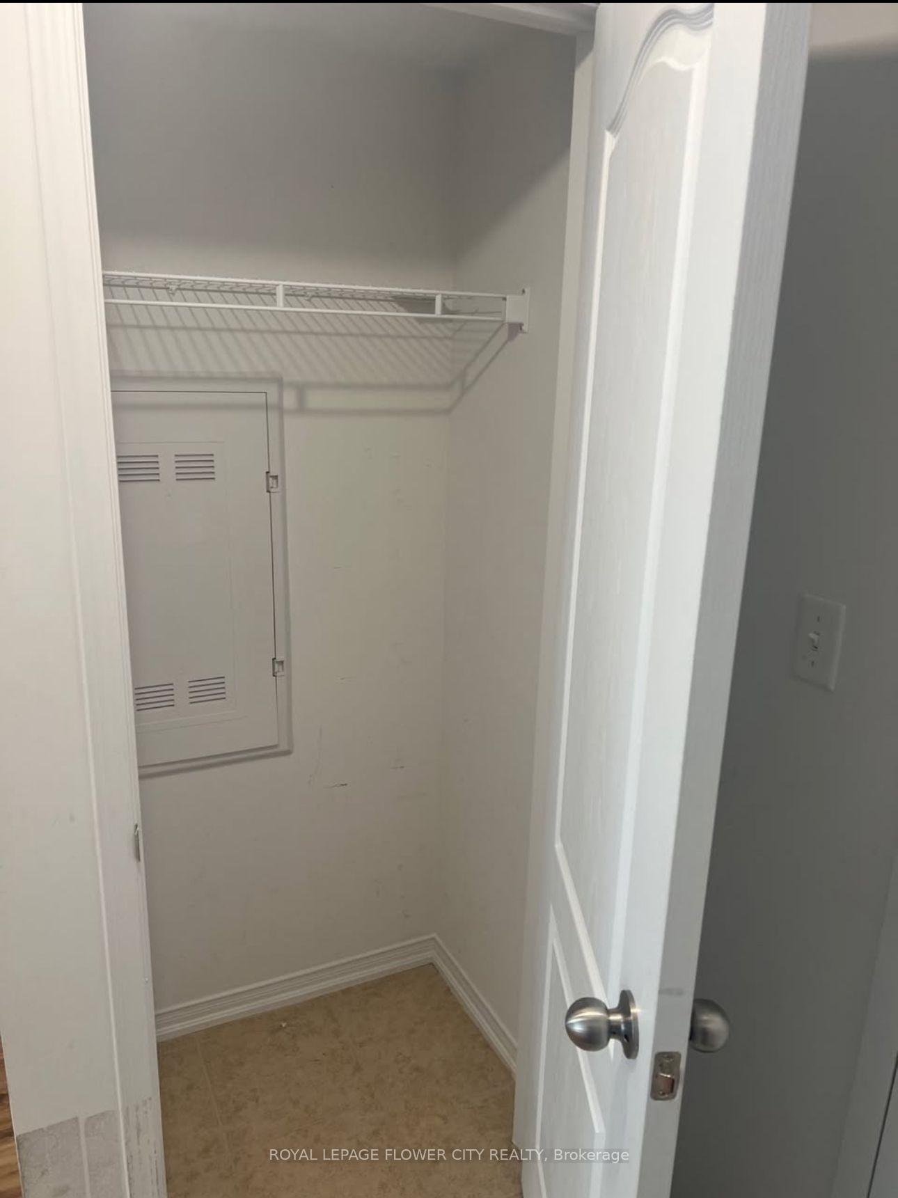 Photo 15 of Unit 9, 2488 Post Road, Oakville, River Oaks — HOMEH